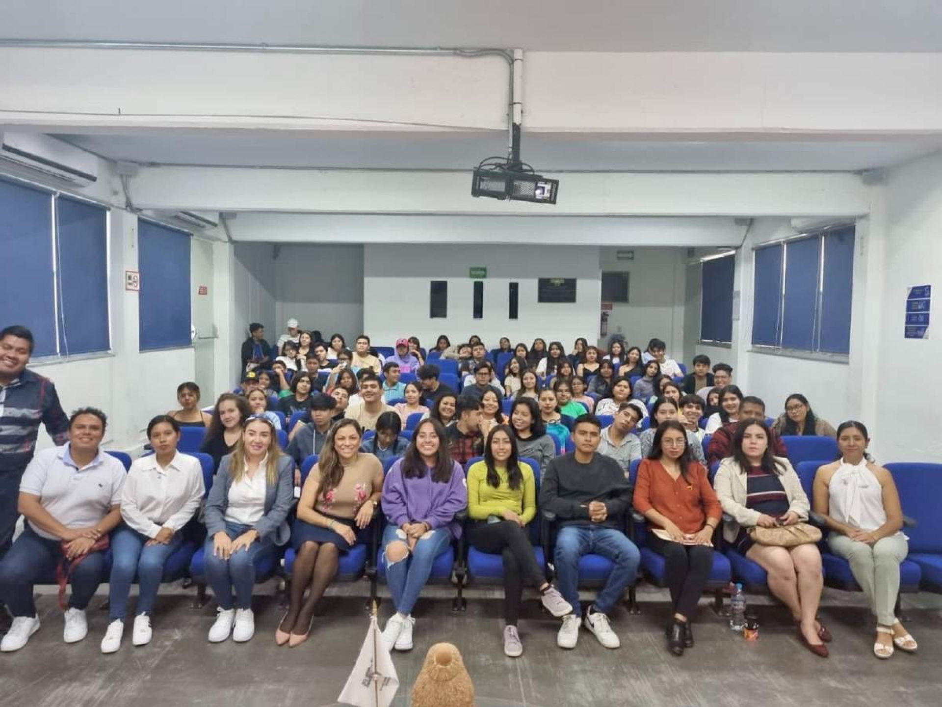 Imparten conversatorio para evitar violencia contra las mujeres
