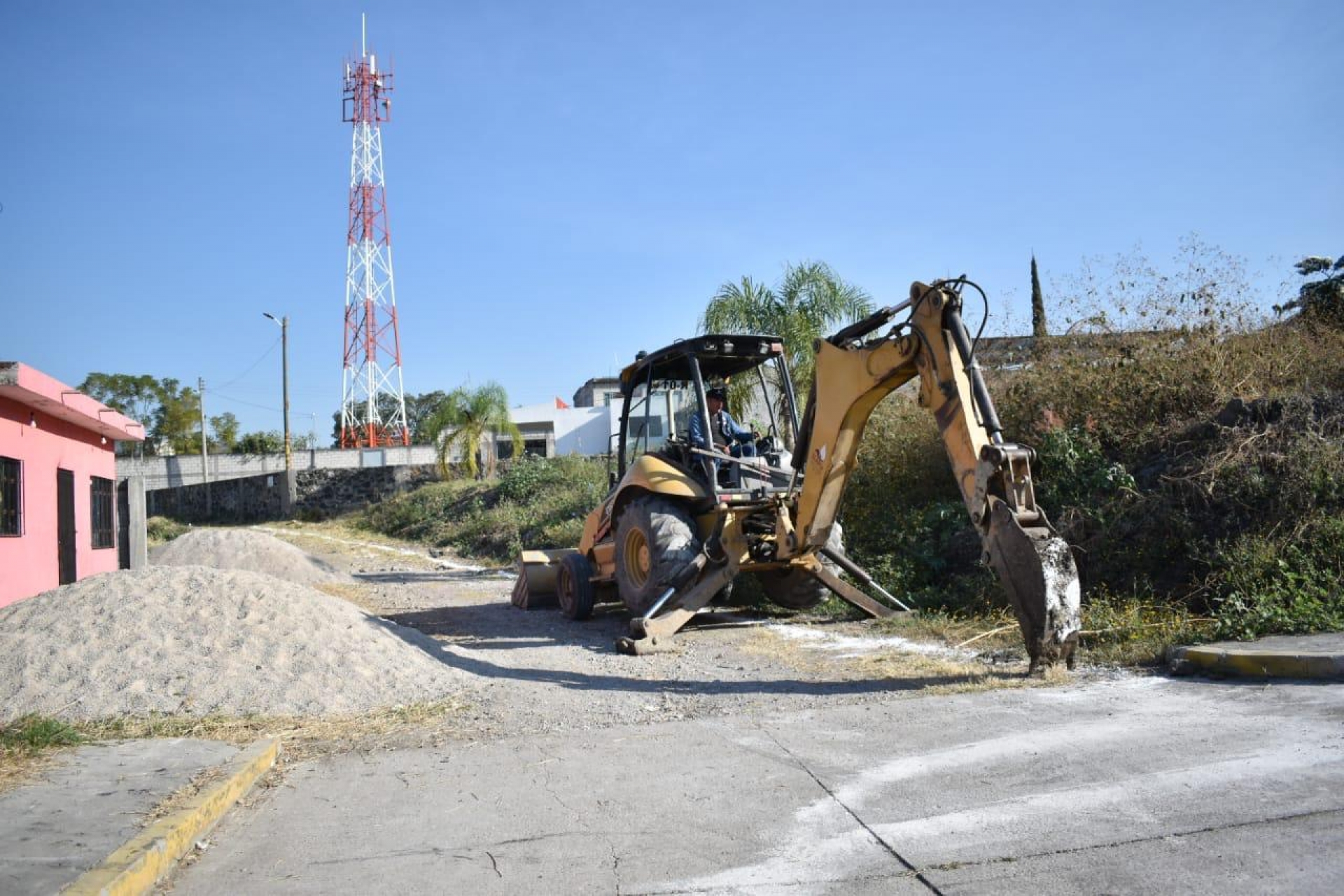 Amplía SCAPSJ red de agua potable en la colonia La Laja