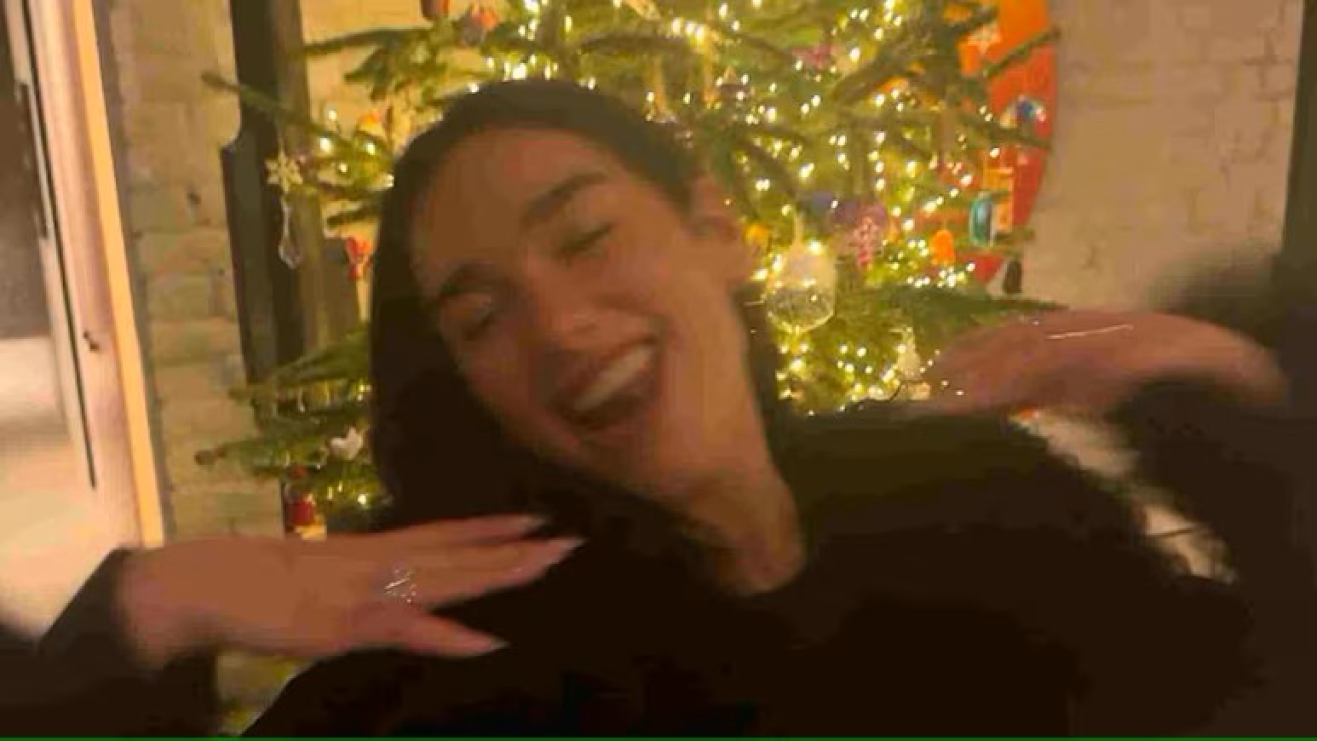 ¿Dua Lipa se casa?