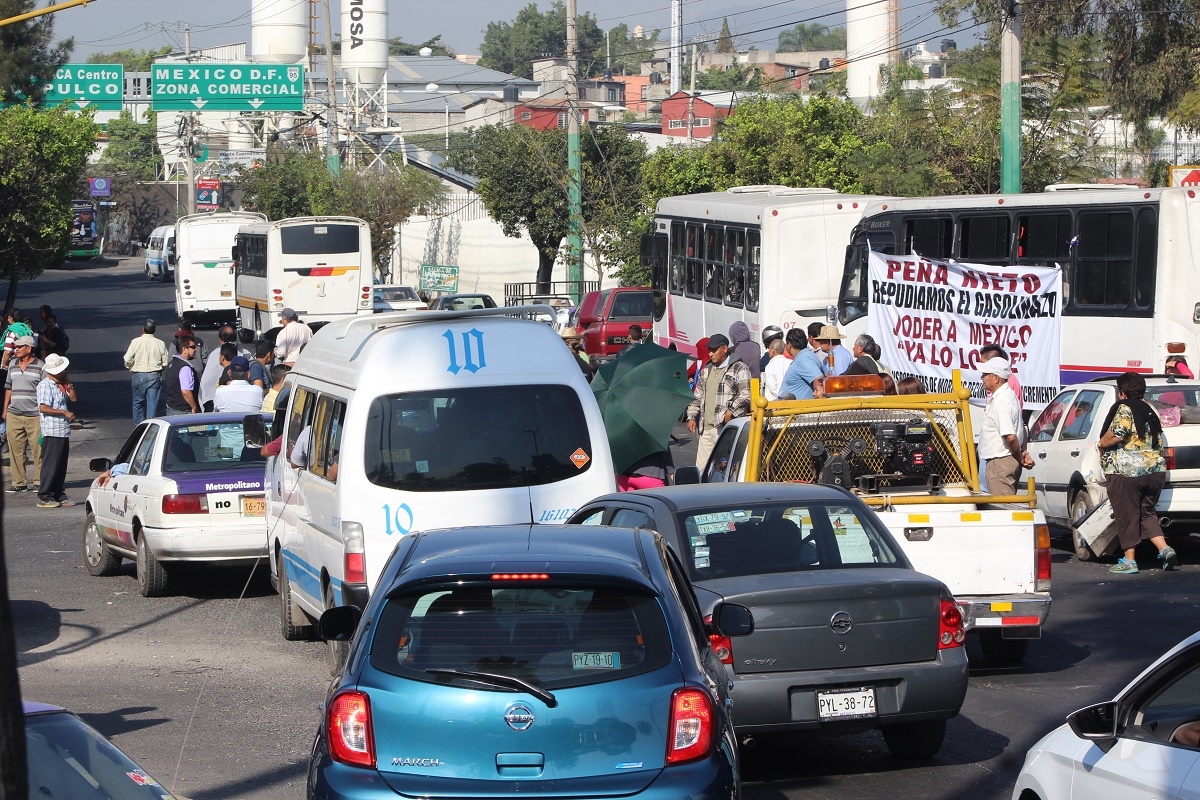 Mantienen toma de Pemex