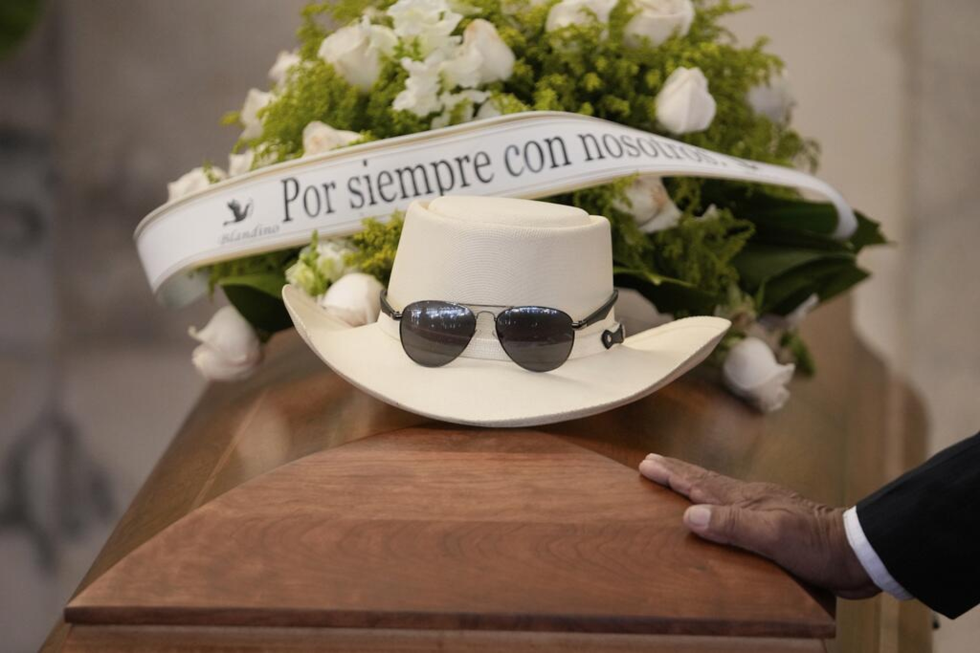 Despiden con homenaje a Rubby Pérez, ícono del merengue fallecido en el derrumbe de la discoteca Jet Set