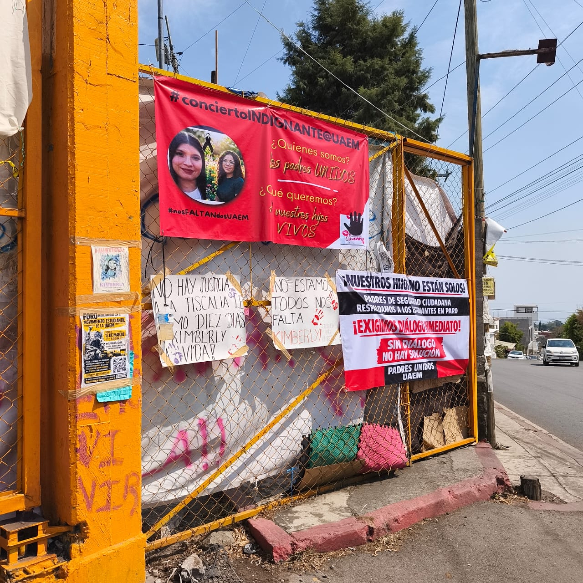 Se solidarizan padres de familia de universitarios con Resistencia Estudiantil