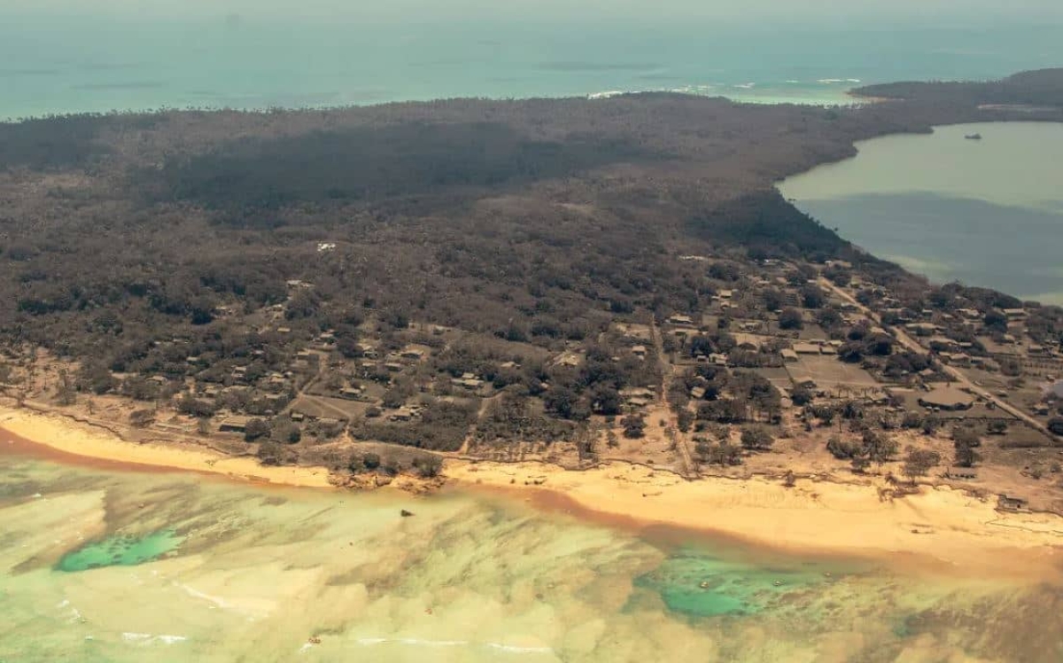 Graves daños en las islas de Tonga tras tsunami; ordenan evacuación de ciudades
