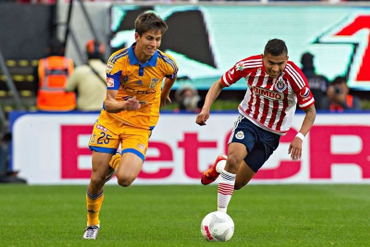 Con baja por lesión de defensa Jair Pereira, Chivas enfrentará a Pachuca