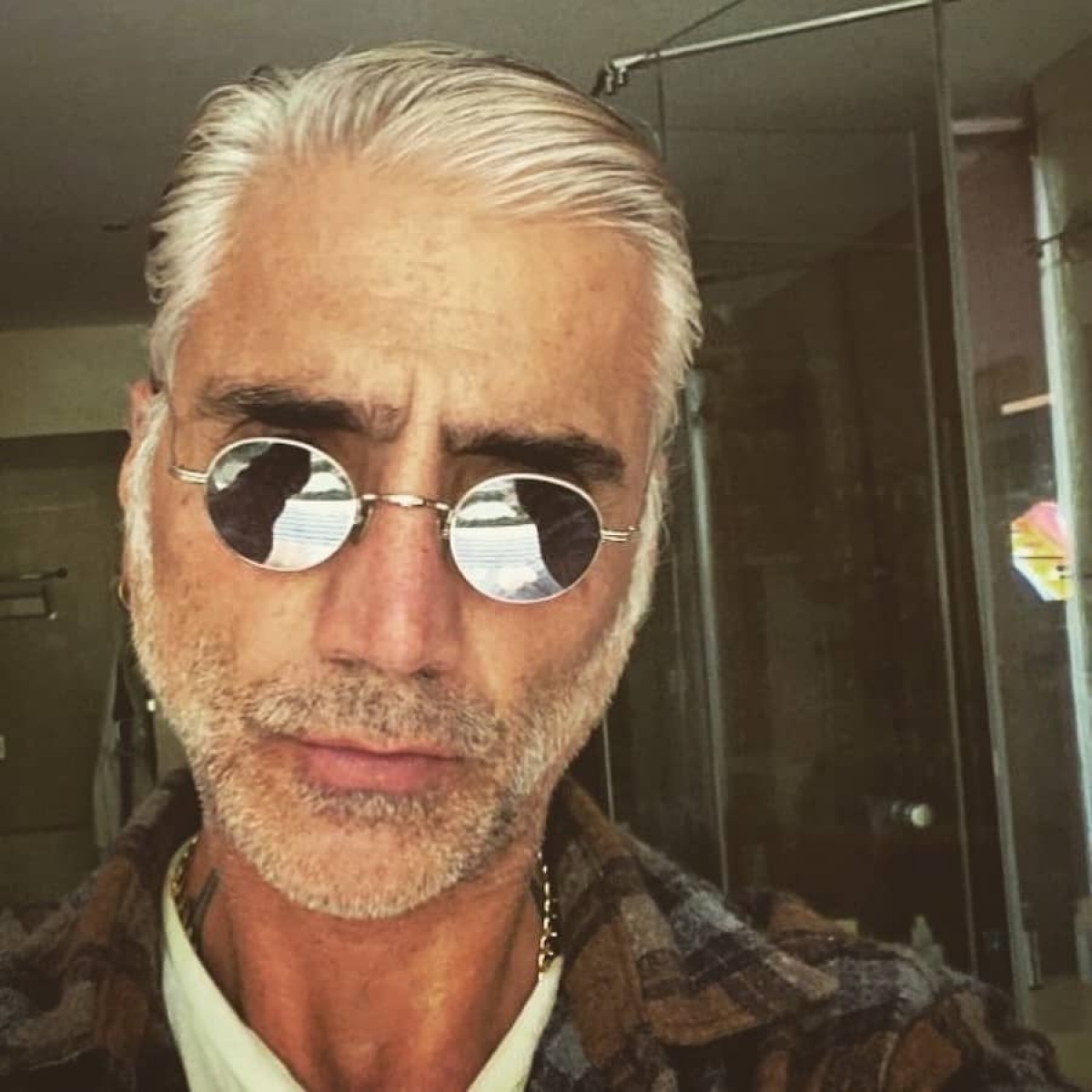 Alejandro Fernández da positivo a covid; ya tenía primera dosis de vacuna