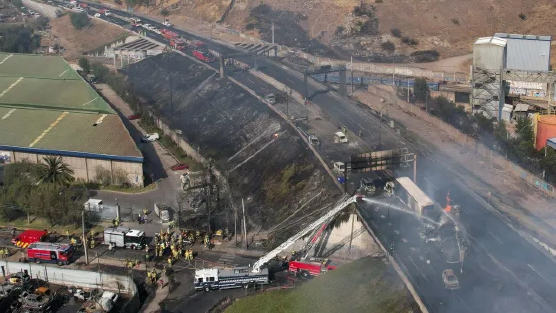 Explosión de pipa de gas en Chile deja al menos cinco muertos