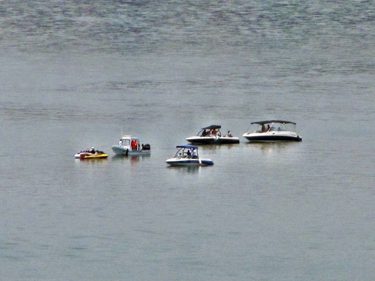 Sigue búsqueda de turista sumergido en Lago de Tequesquitengo