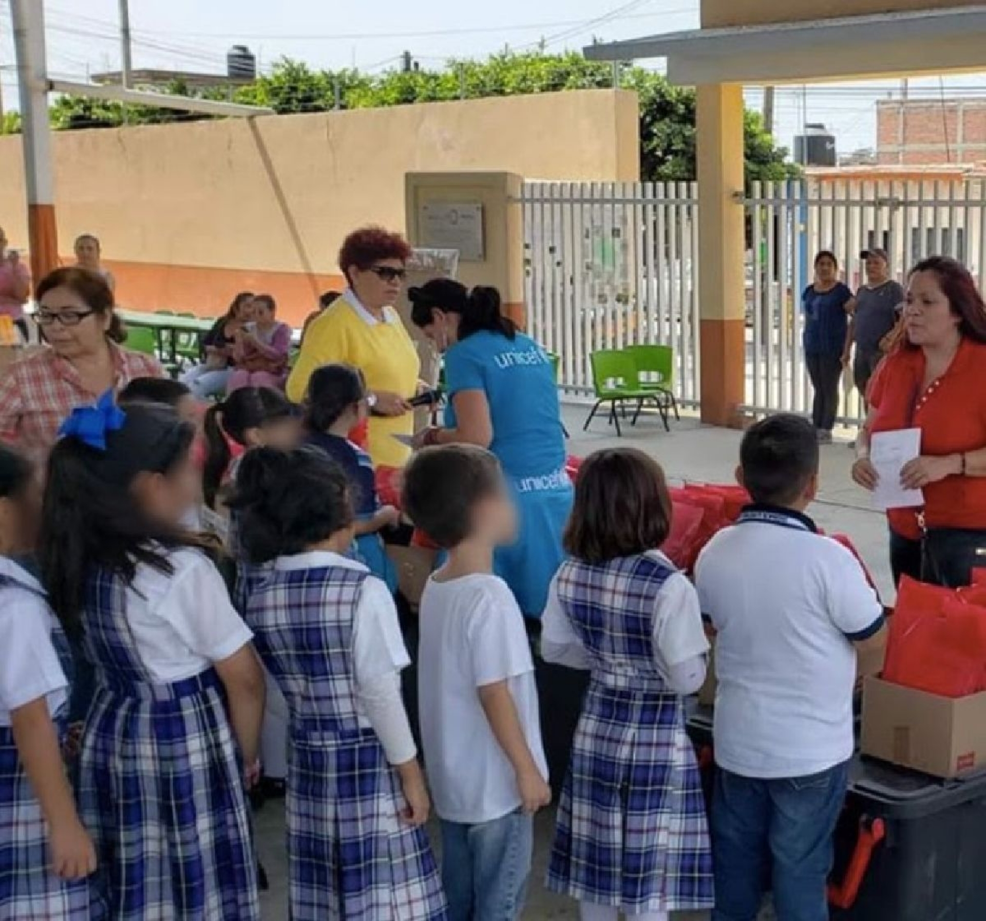 Arranca dotación de material escolar a planteles afectados por sismo de 2017