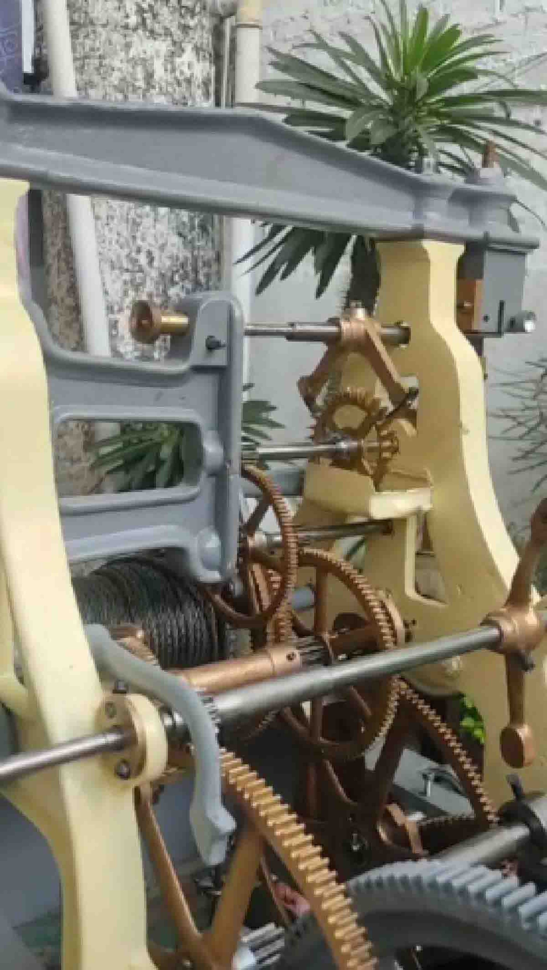 Ya reparan reloj histórico de la parroquia de San Miguel de Jojutla
