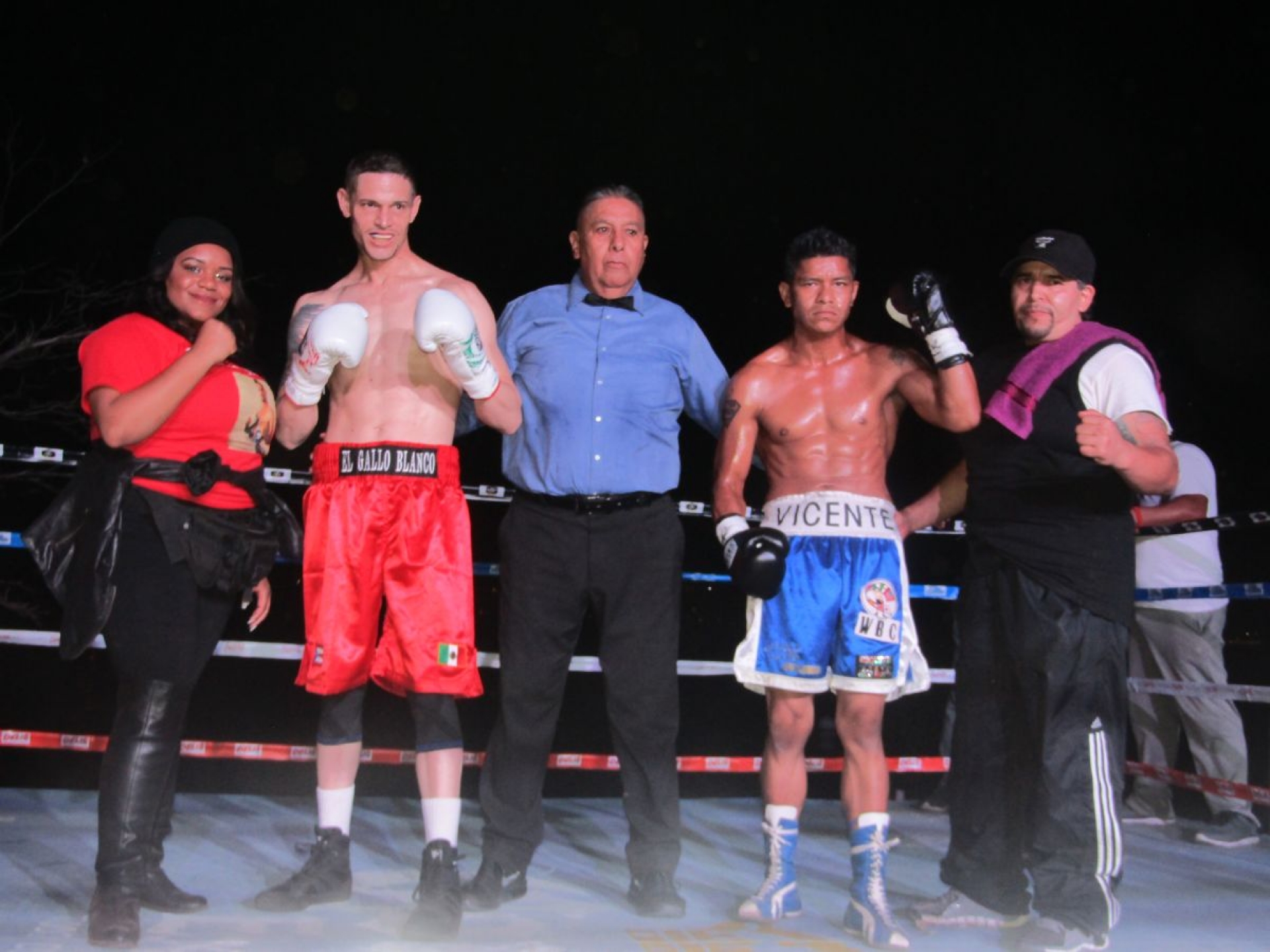 Se vecina función de boxeo de talla internacional en Playa Vikingo
