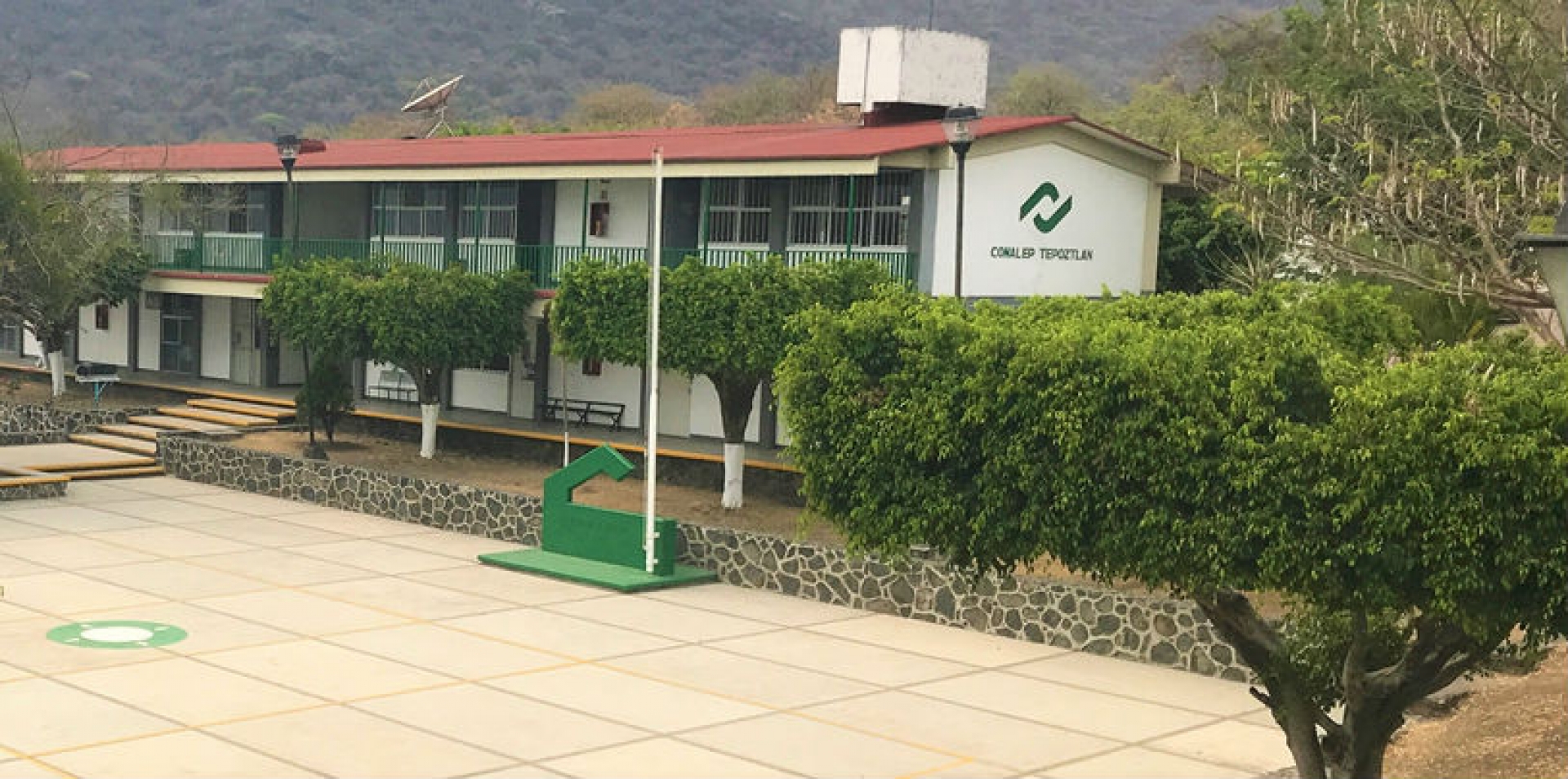 Aplazan estallamiento de huelga en el Conalep