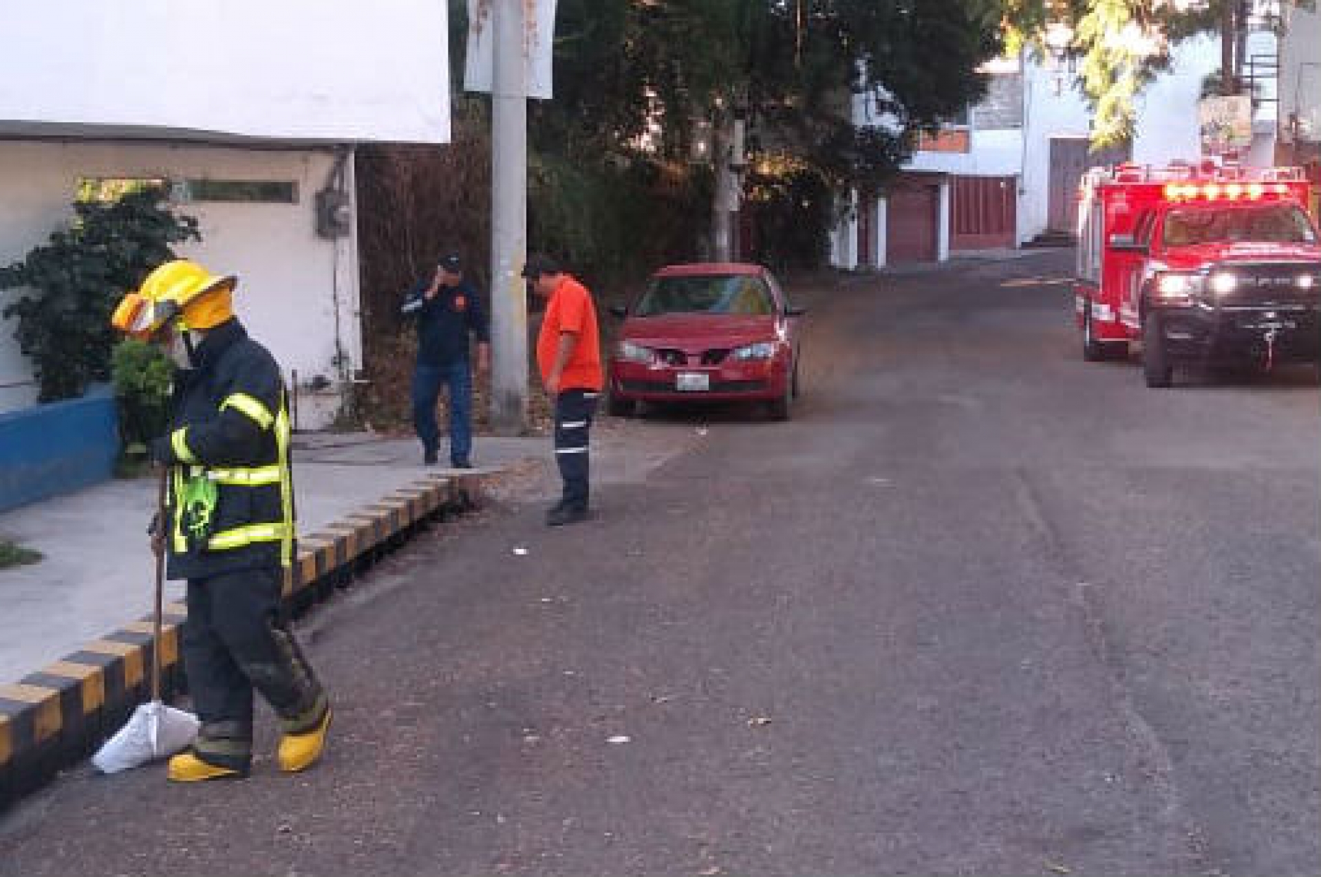 Atendieron cuerpos de rescate reporte por olor a gas en Las Palmas