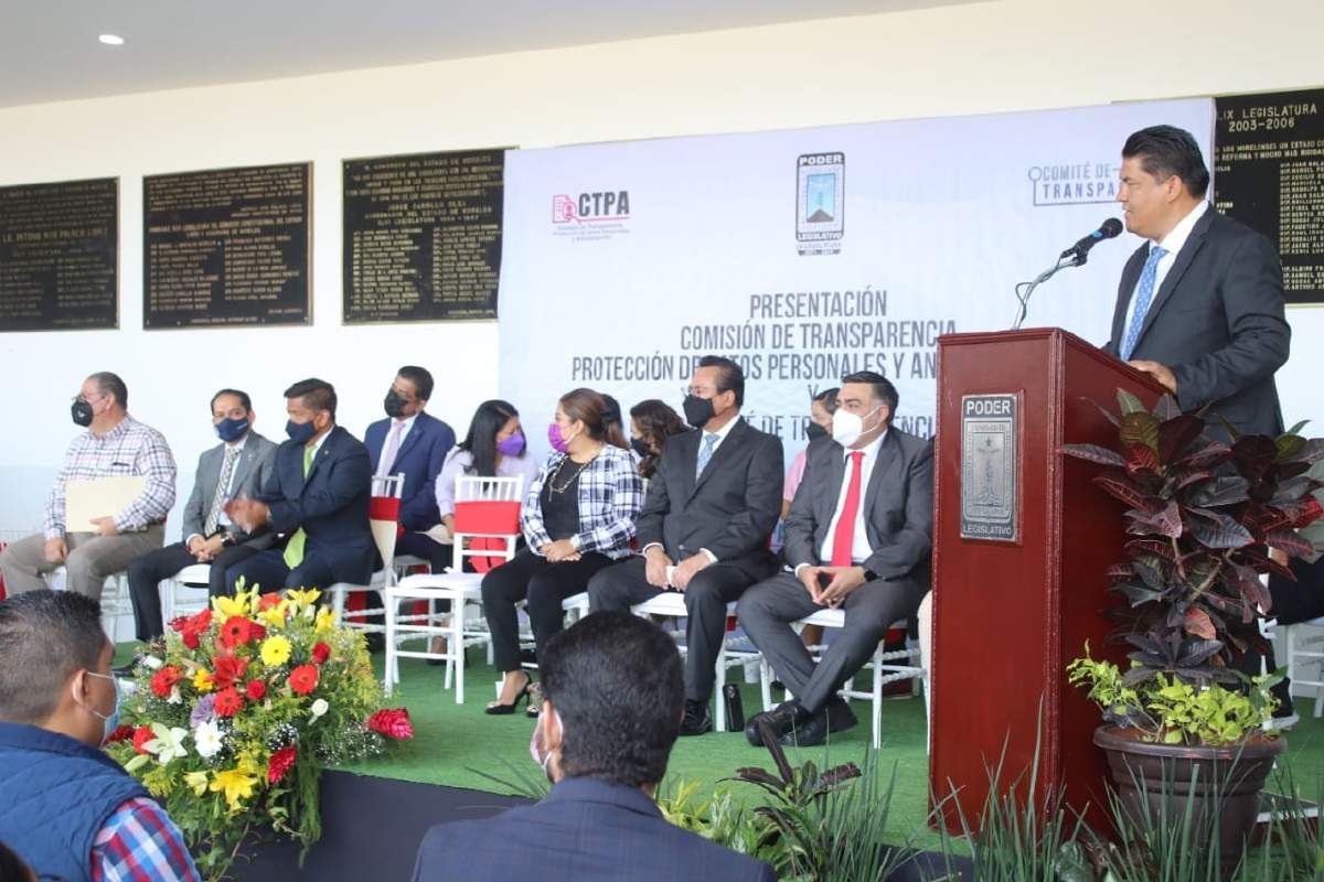 Presenta Sánchez Zavala el Comité de Transparencia