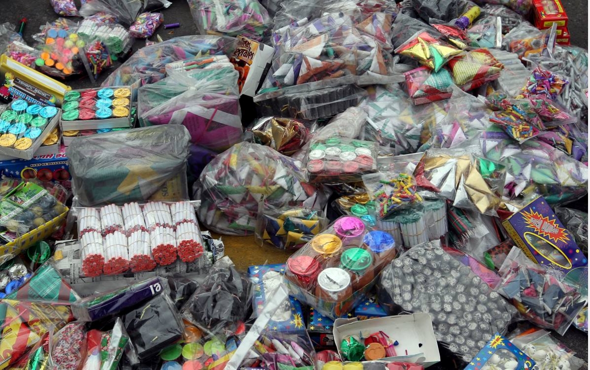 Decomisaron 40 kilos de cohetes en el puente del dragón