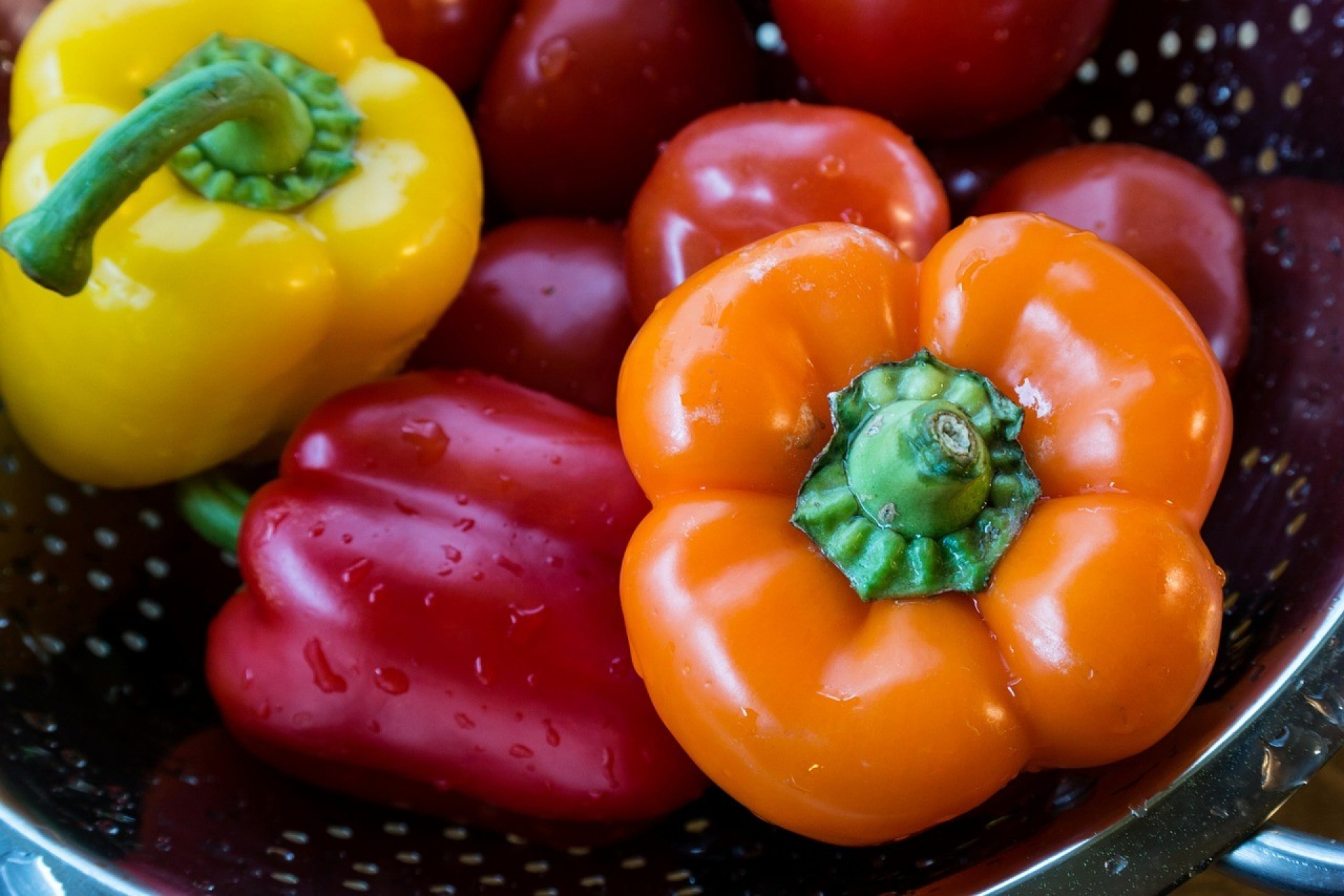 Así tienes que lavar las frutas y verduras antes de comerlas, por tu seguridad