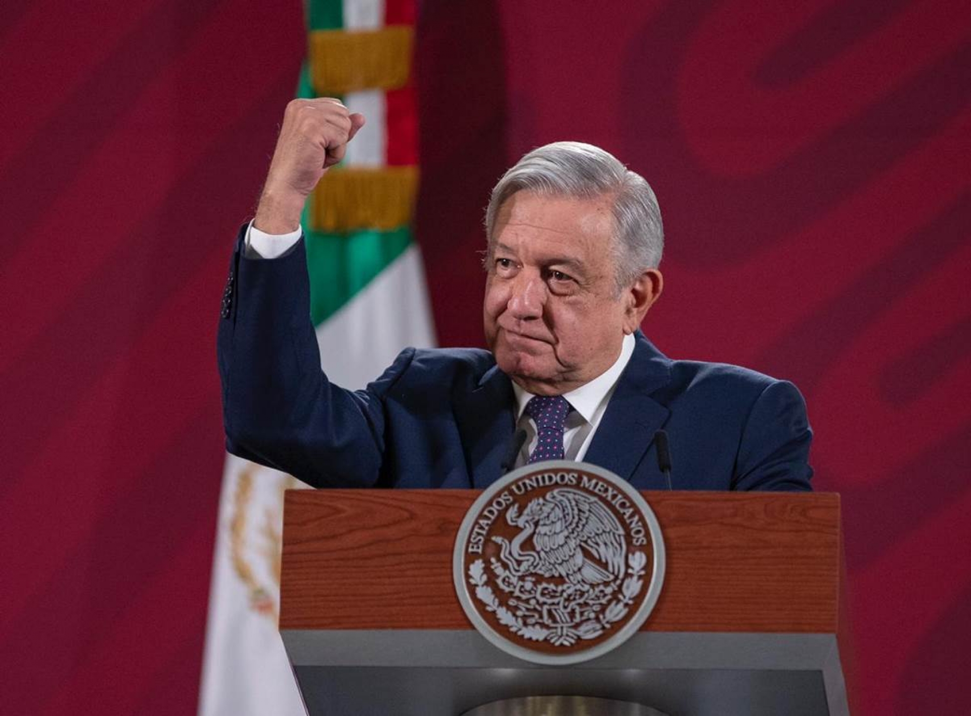 INE aprueba veto a AMLO respecto a temas electorales