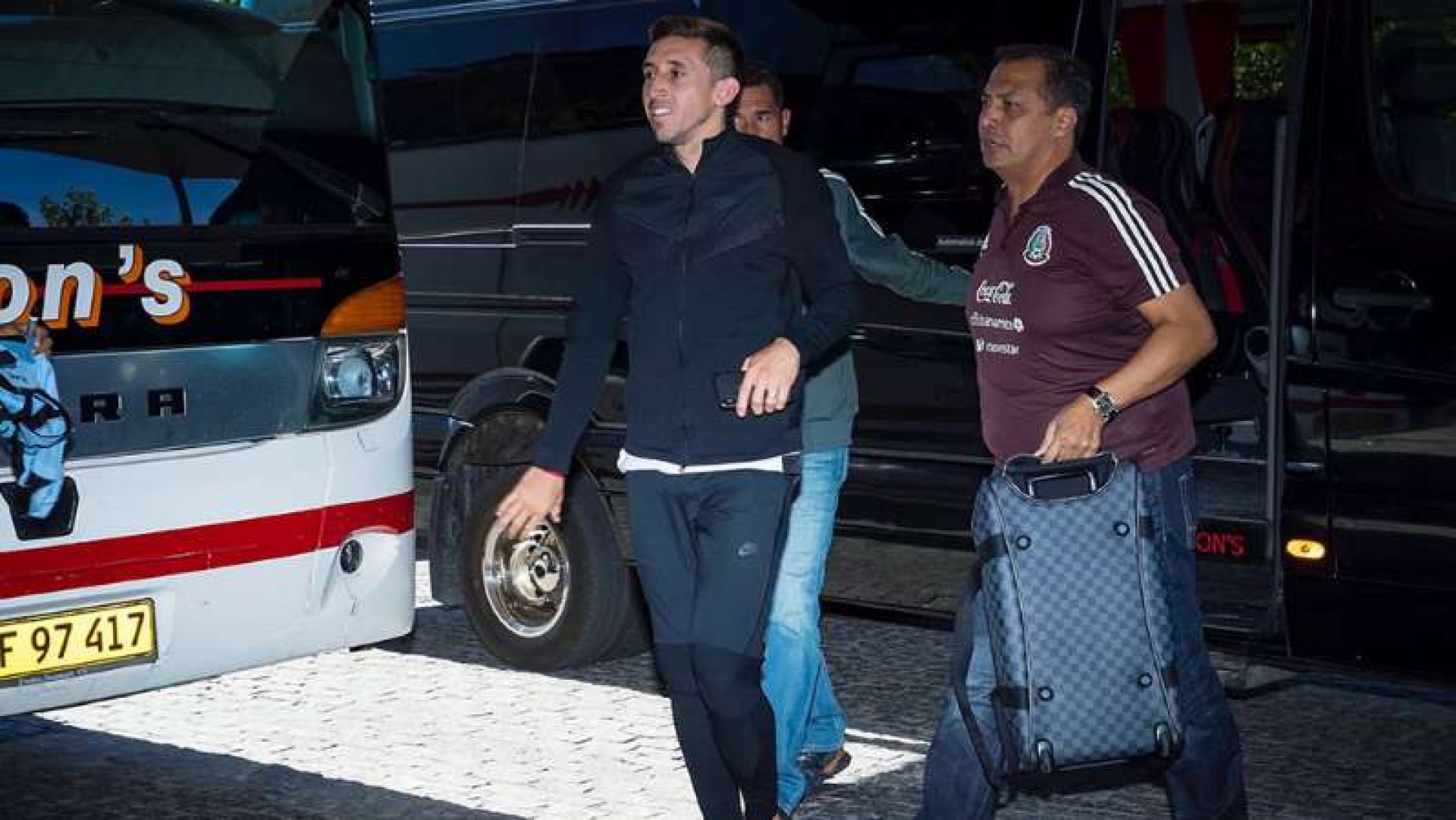 Héctor Herrera vuelve a concentración del Tri