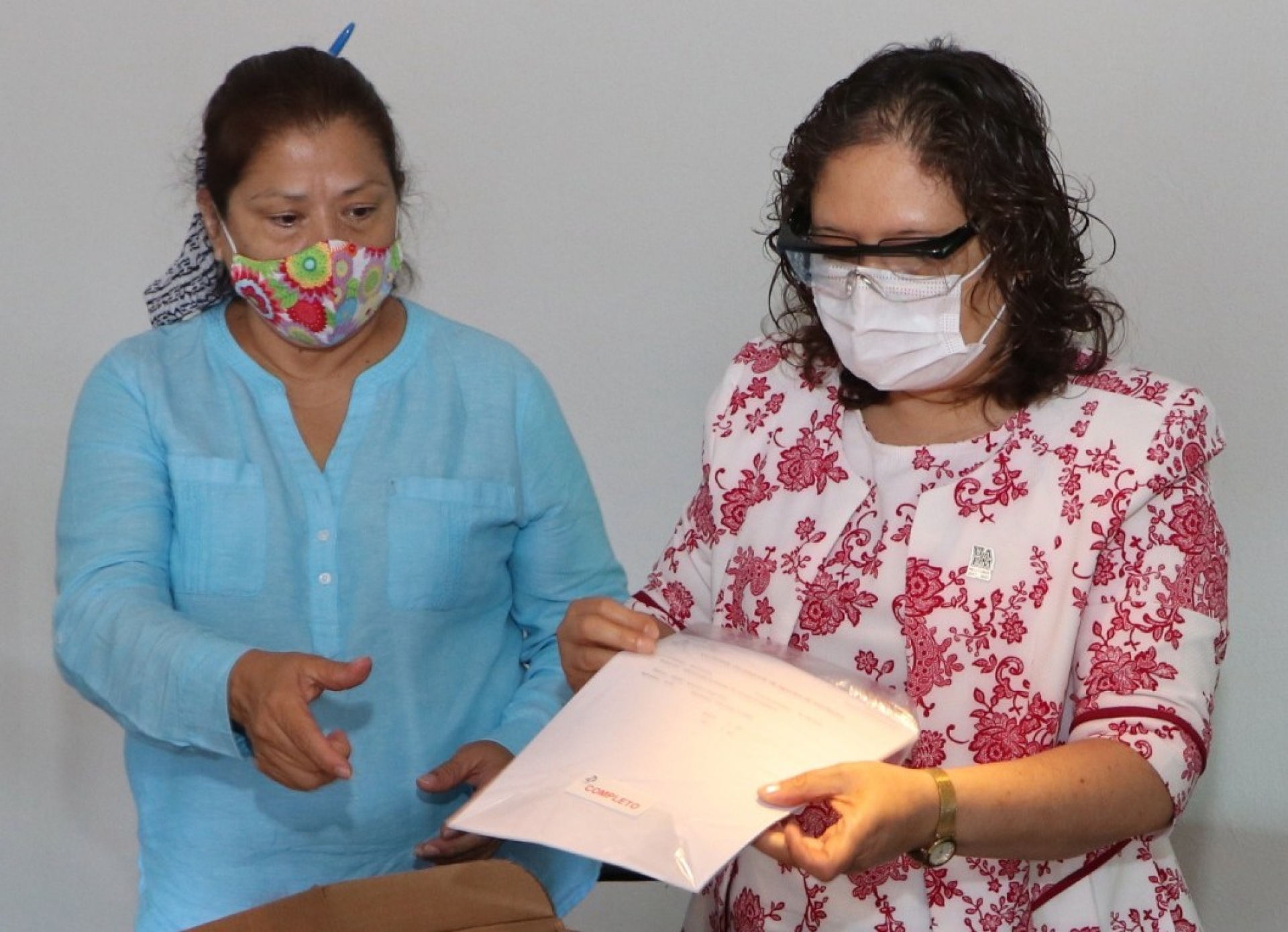 Reciben autoridades de UAEM paquetes con resultados del Ceneval