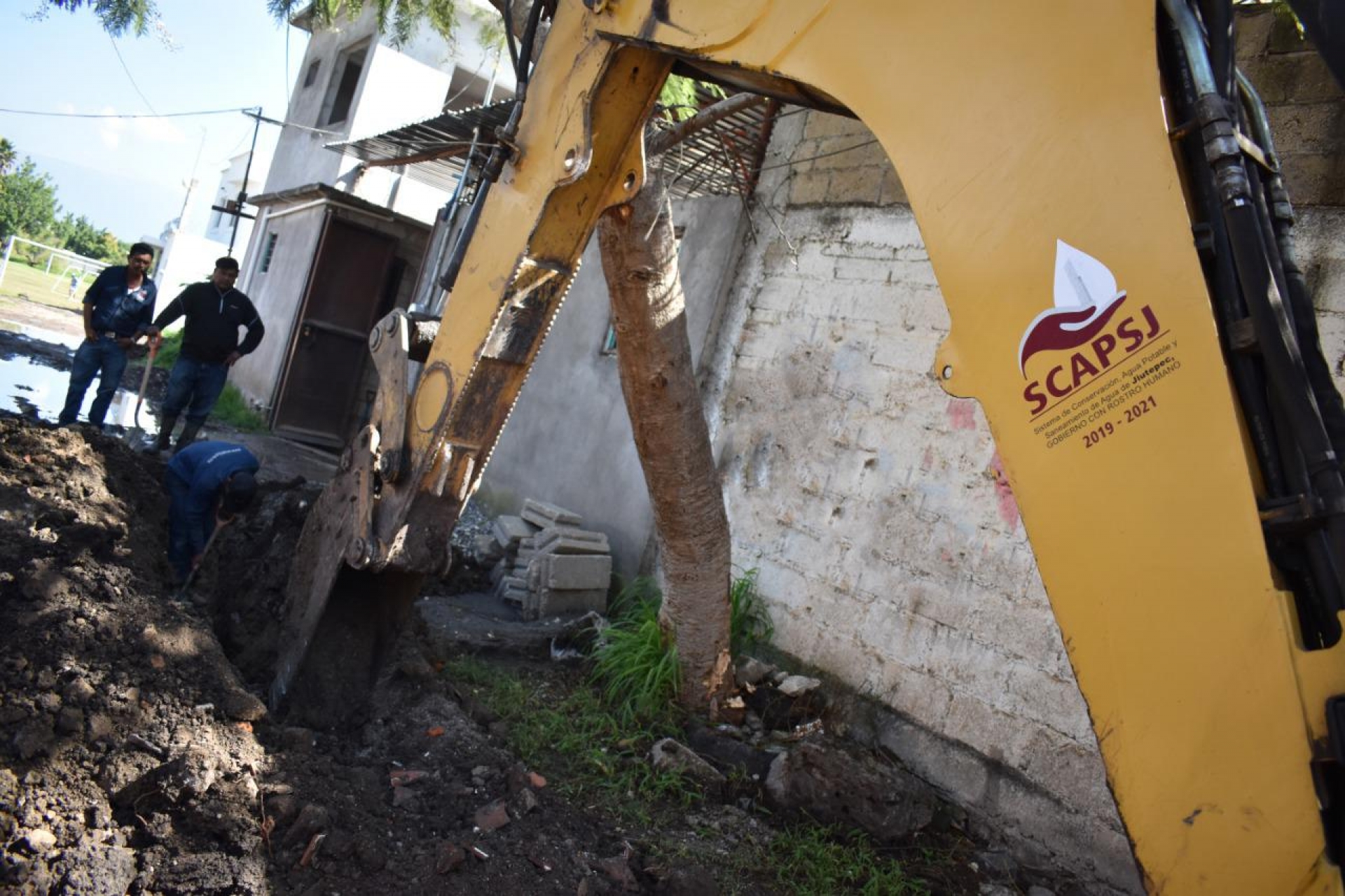 Amplía SCAPSJ red de agua potable en la colonia El Castillo