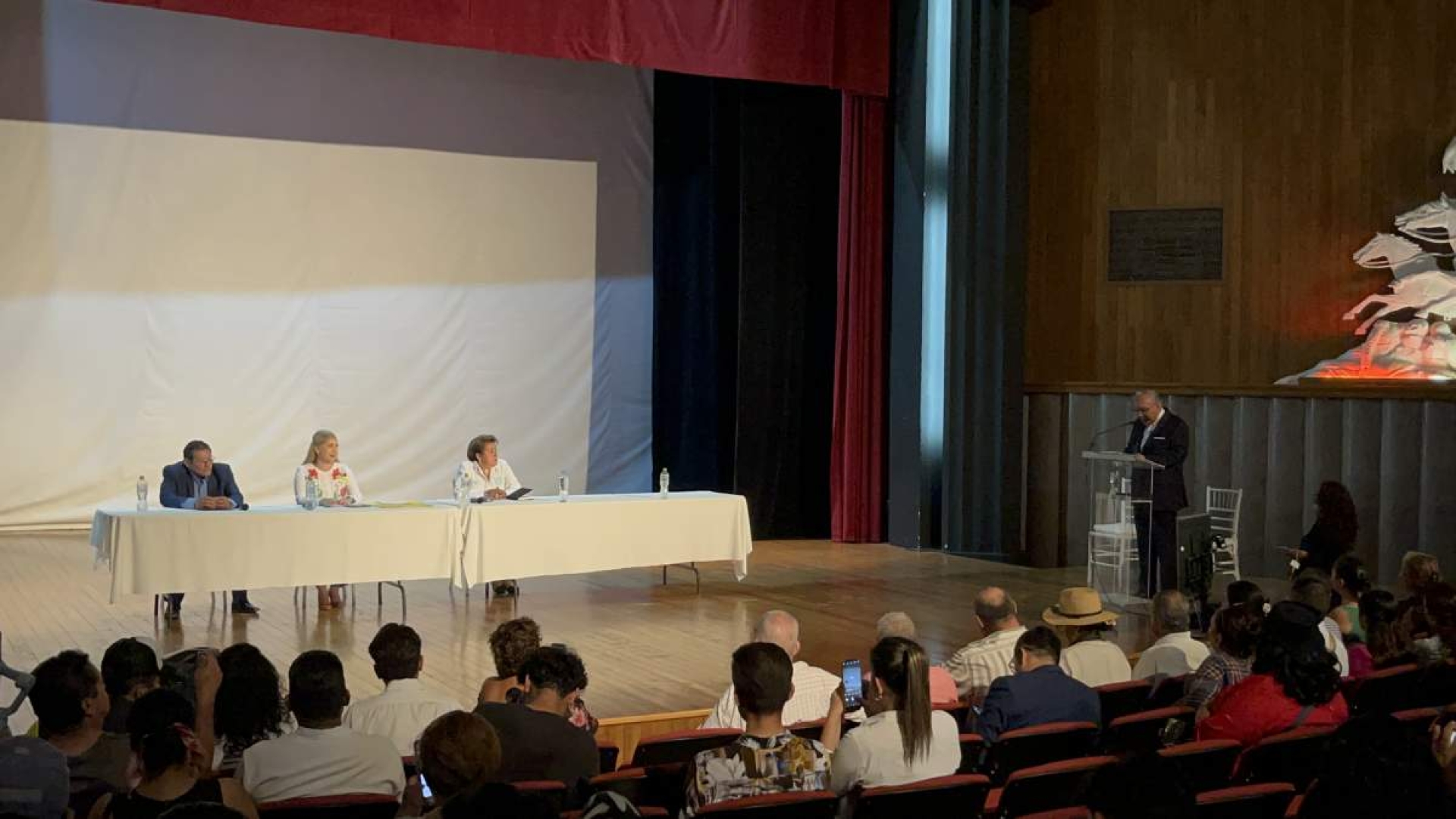 Sólo tres candidatos a la alcaldía de Cuautla participaron en debate