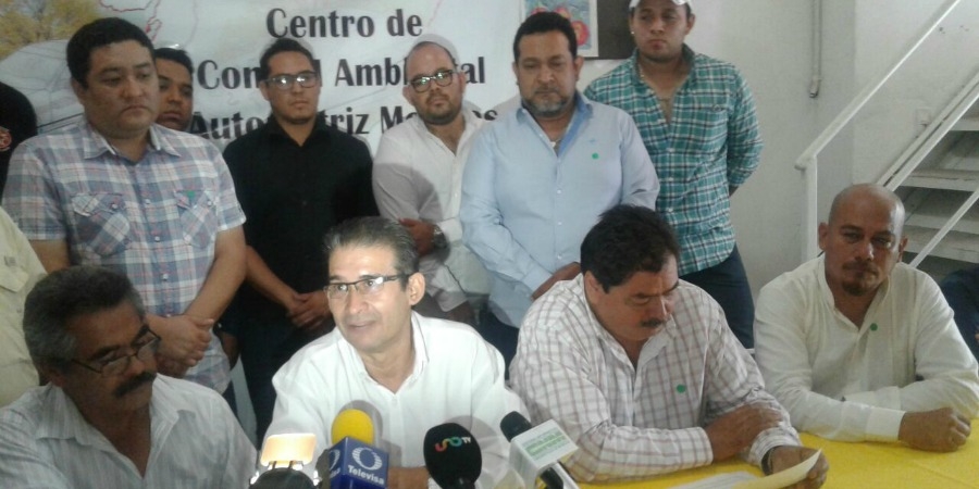 Presentan empresarios automotrices Centros de Control Ambiental