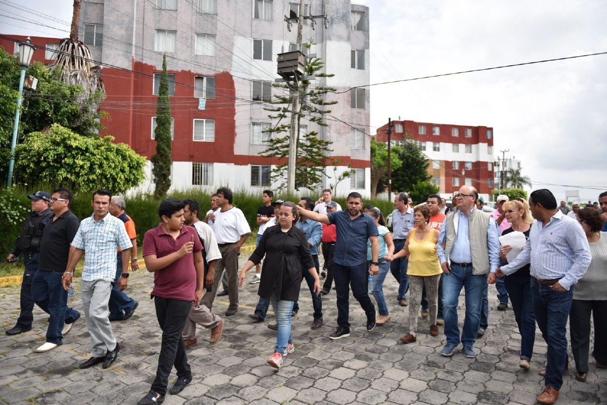 Mantiene gobernador compromiso de defender el patrimonio de familias afectadas por el sismo