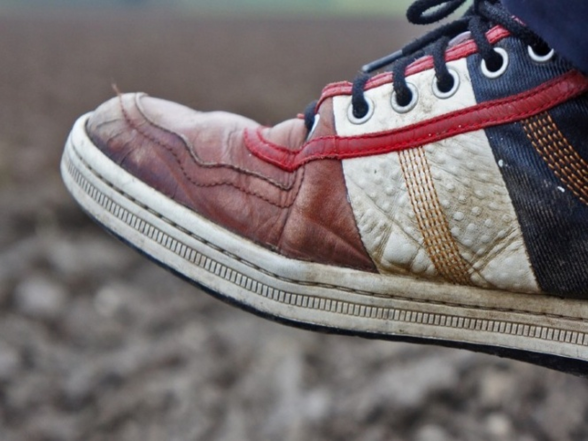 Así es como debes desinfectar los zapatos al llegar a casa