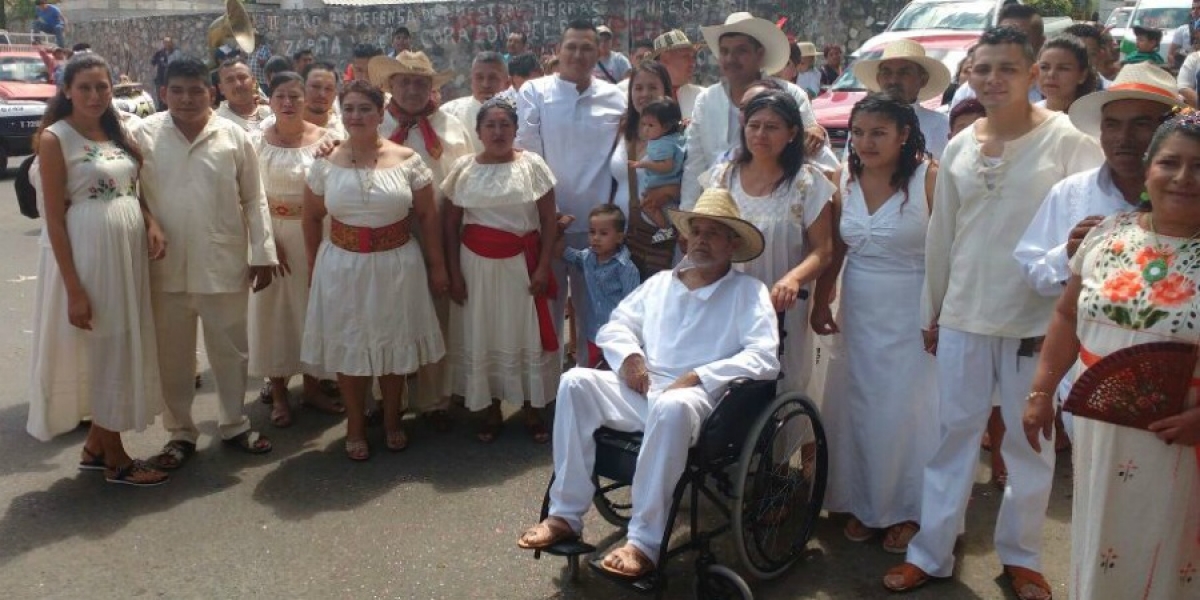 Celebran boda colectiva en Tetelpa