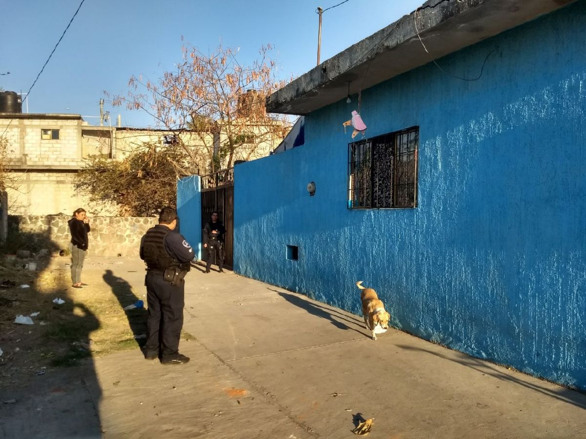 Arrestan a dos jóvenes en Tejalpa por el robo de un taxi