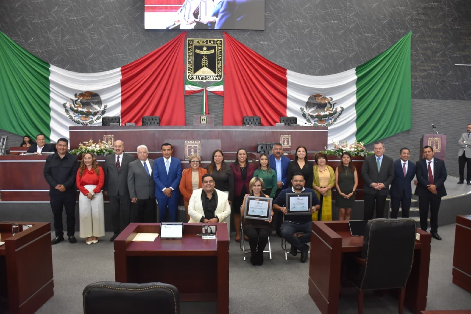 Reconocen a trabajadoras y trabajadores de la radio y la televisión en Morelos