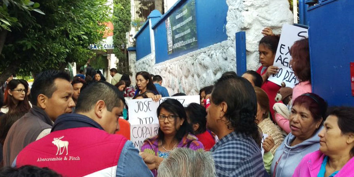 Se manifiestan habitantes de Lomas de Cortés en el SAPAC