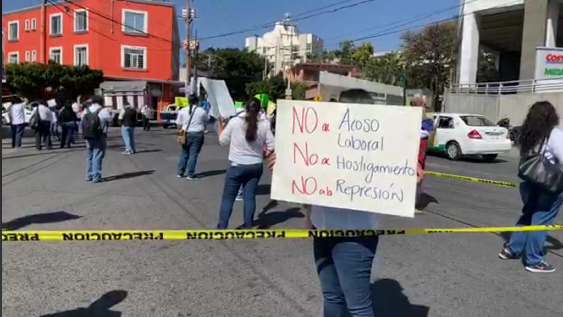 Se manifiestan docentes del Cobaem en Cuernavaca