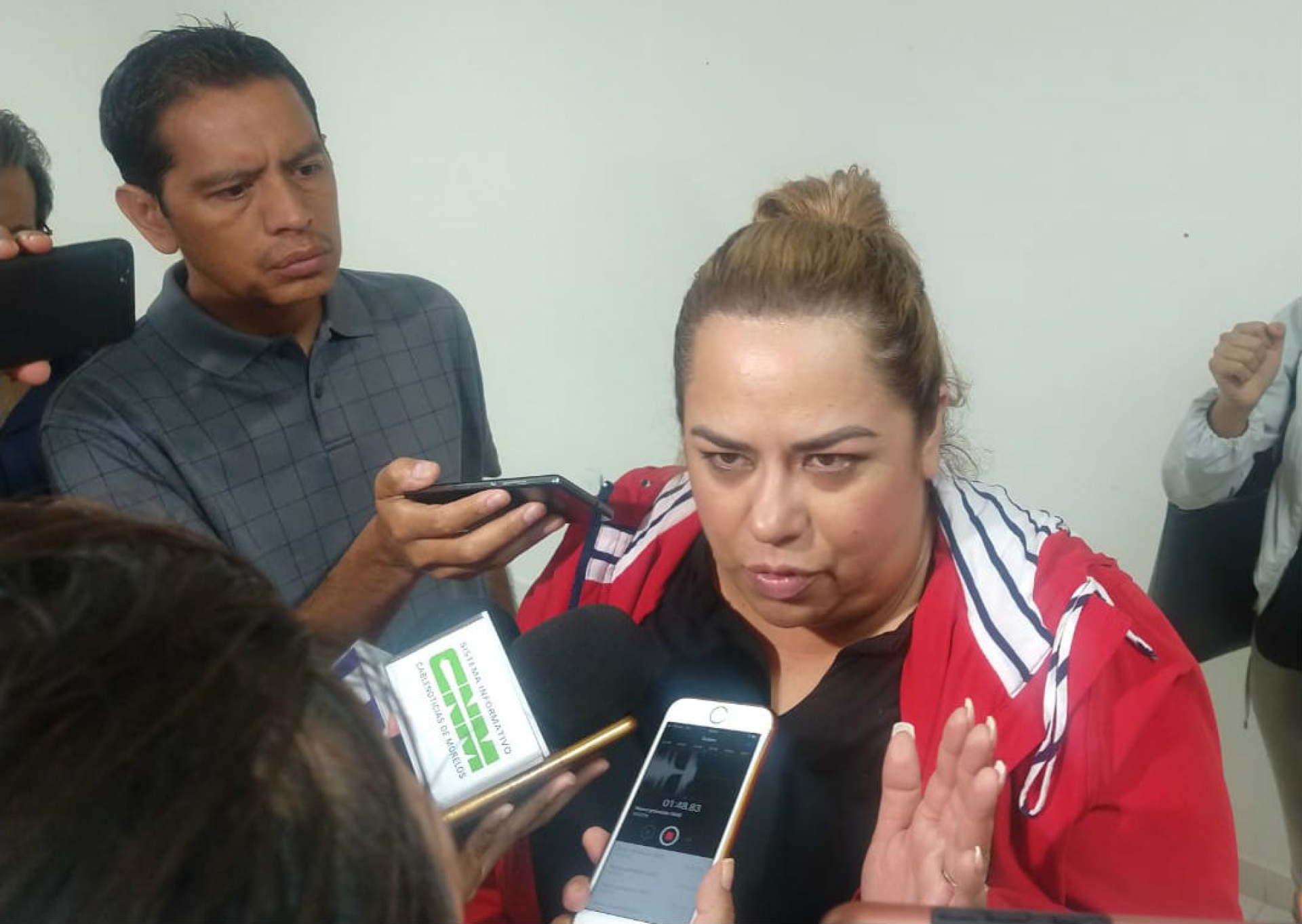 Sigue la guerra entre diputadas: asegura Tania Valentina que equipo de prensa del Congreso fue amenazado