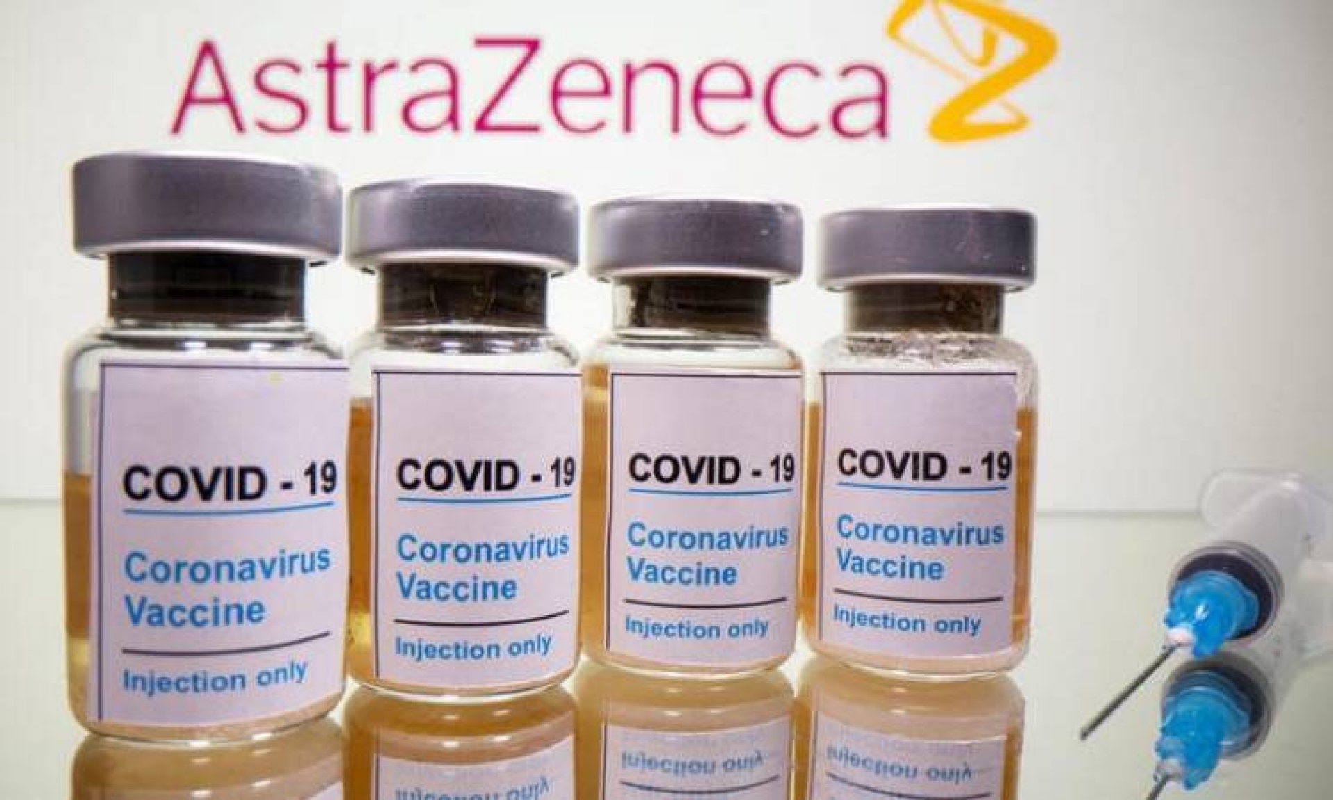 Cofepris autoriza en México uso de emergencia de vacuna COVID-19 de AstraZeneca