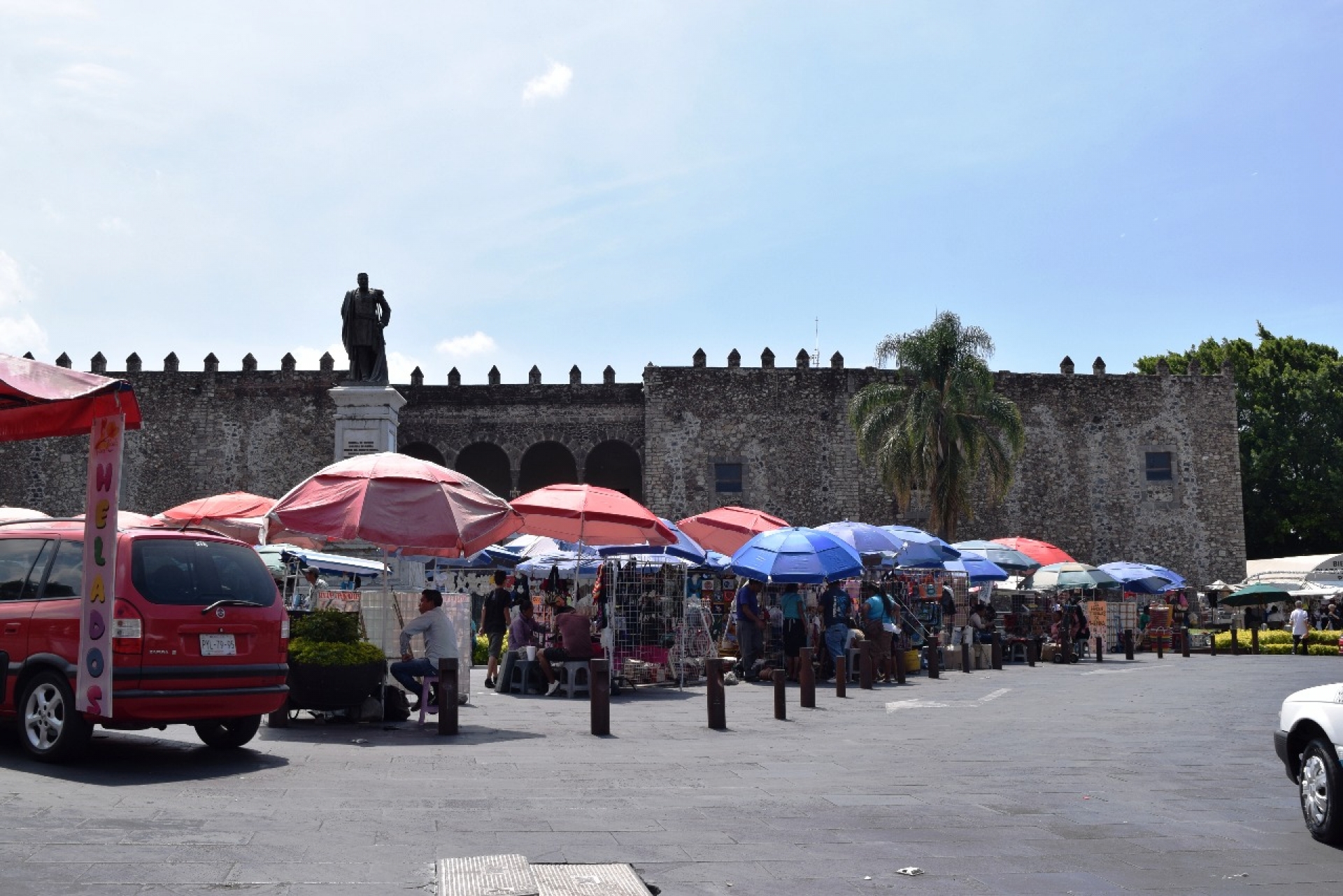 Anuncian que, calle por calle, retirarán al comercio ambulante