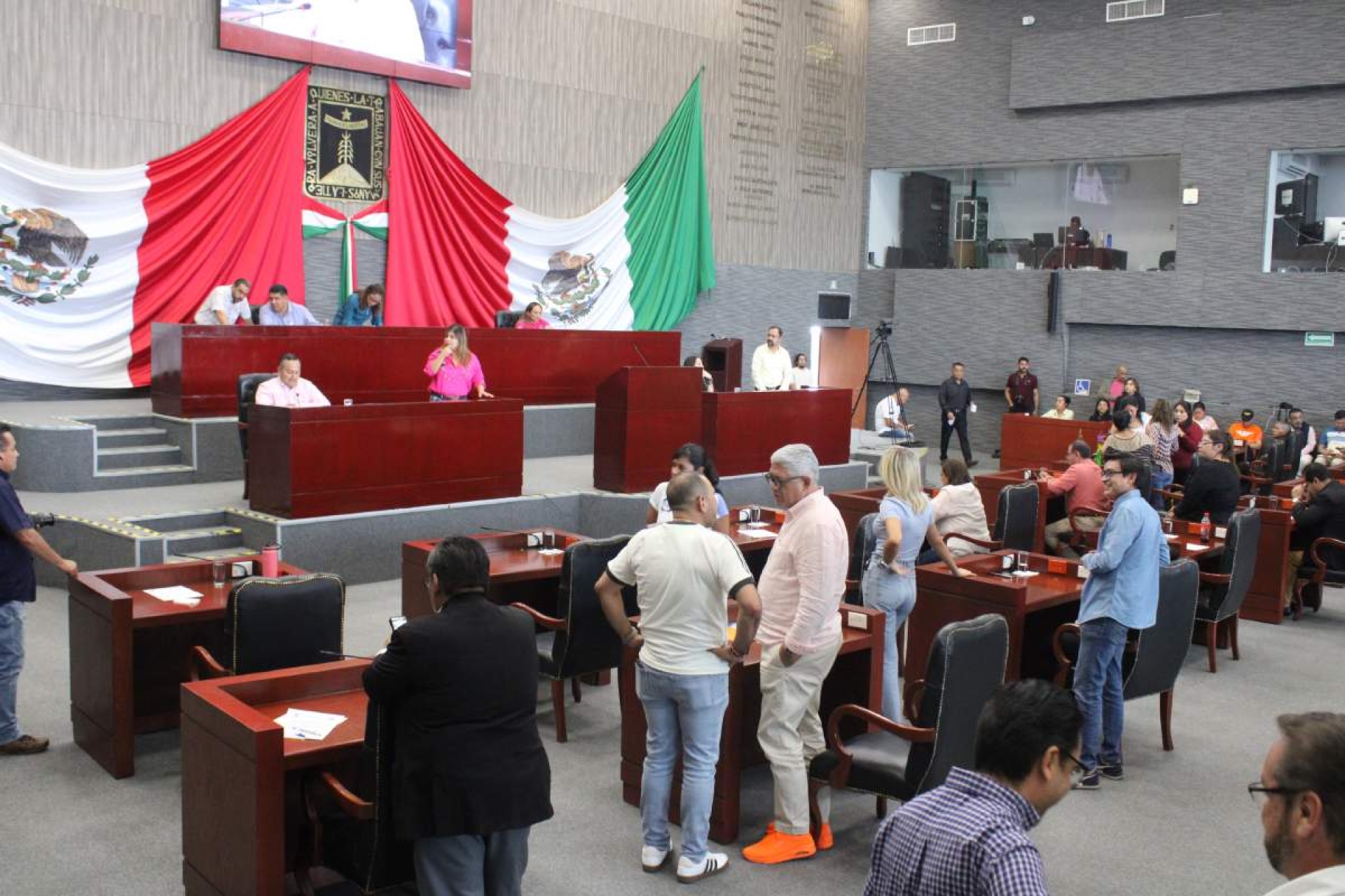 Diputados se aferran a fondo irregular