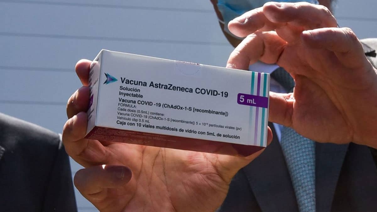 Cofepris libera dos lotes más de AstraZeneca envasados en México