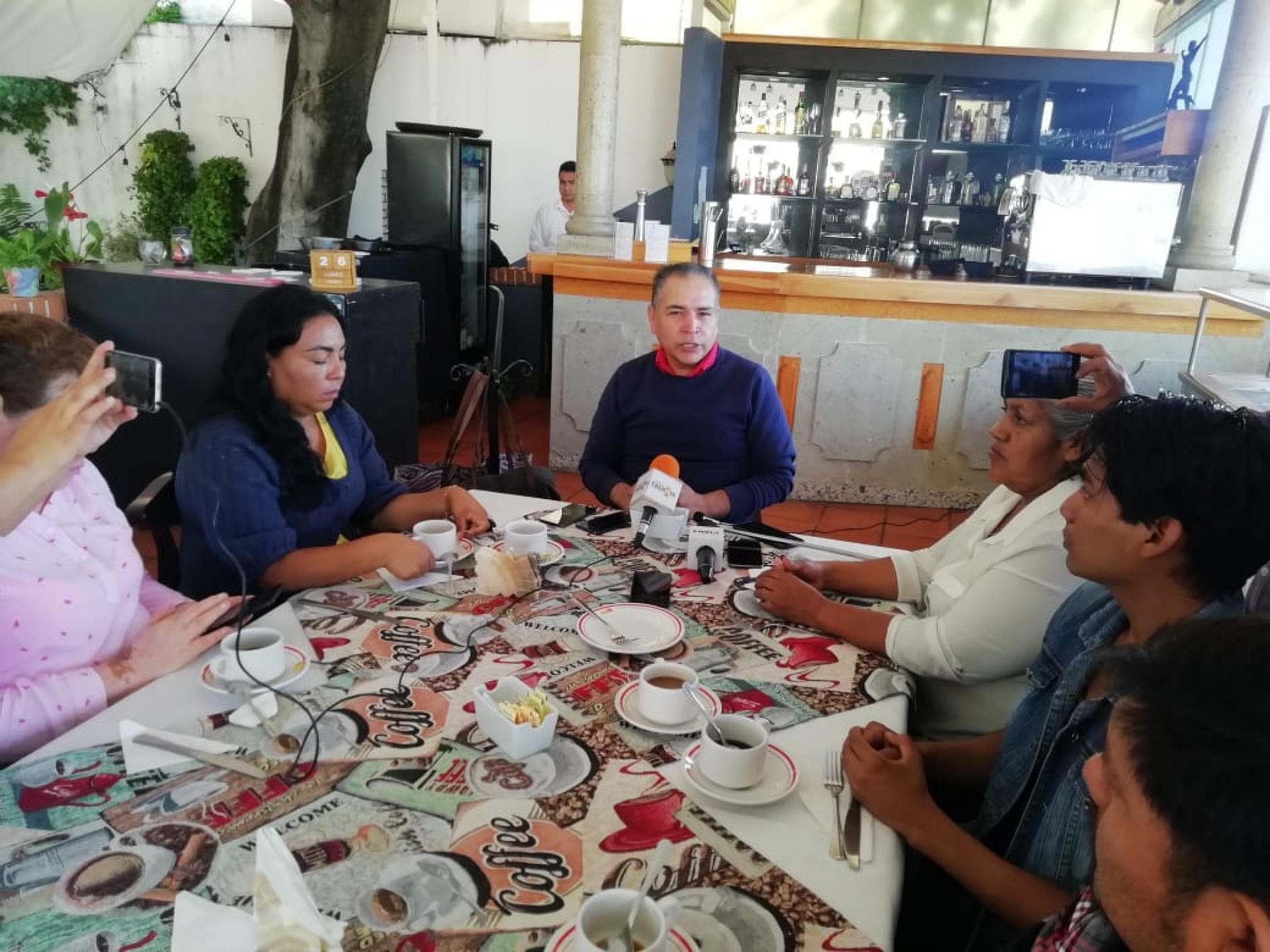 Denuncian integrantes de asociación civil a regidor de Morena