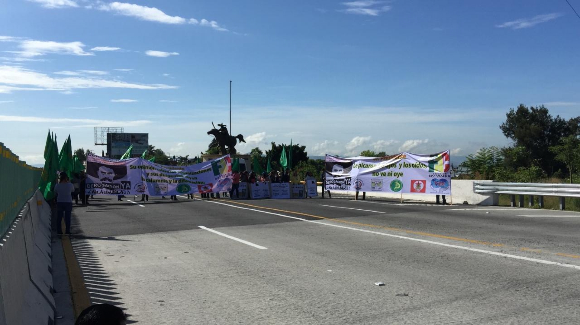 Inician campesinos bloqueos en Morelos; exigen liberación de recursos