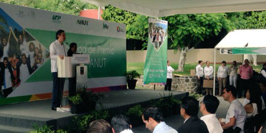 Entregan el premio SEP-ANUT 2015 a la UTEZ