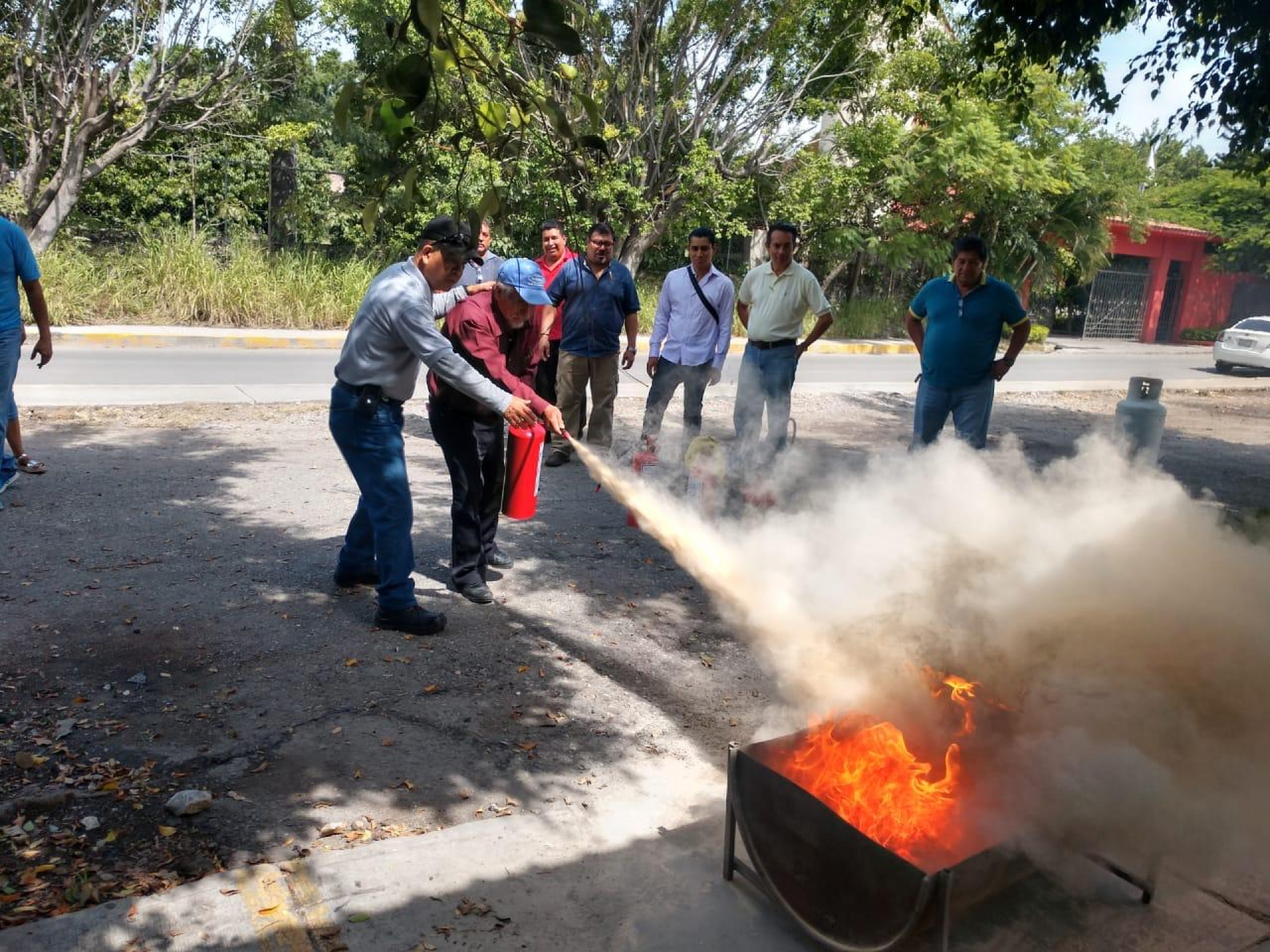 Capacitan a personal administrativo del Gobierno de Jiutepec en combate de incendios