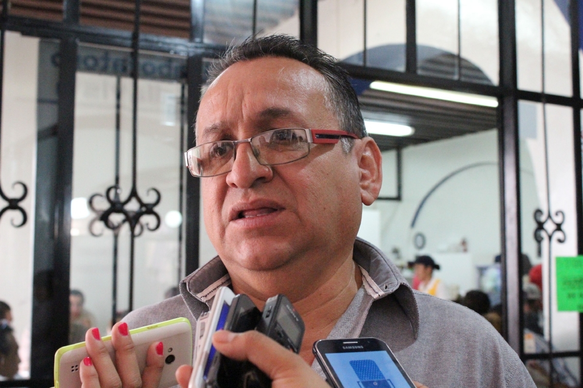 Taxistas regularizados temen les anulen concesiones