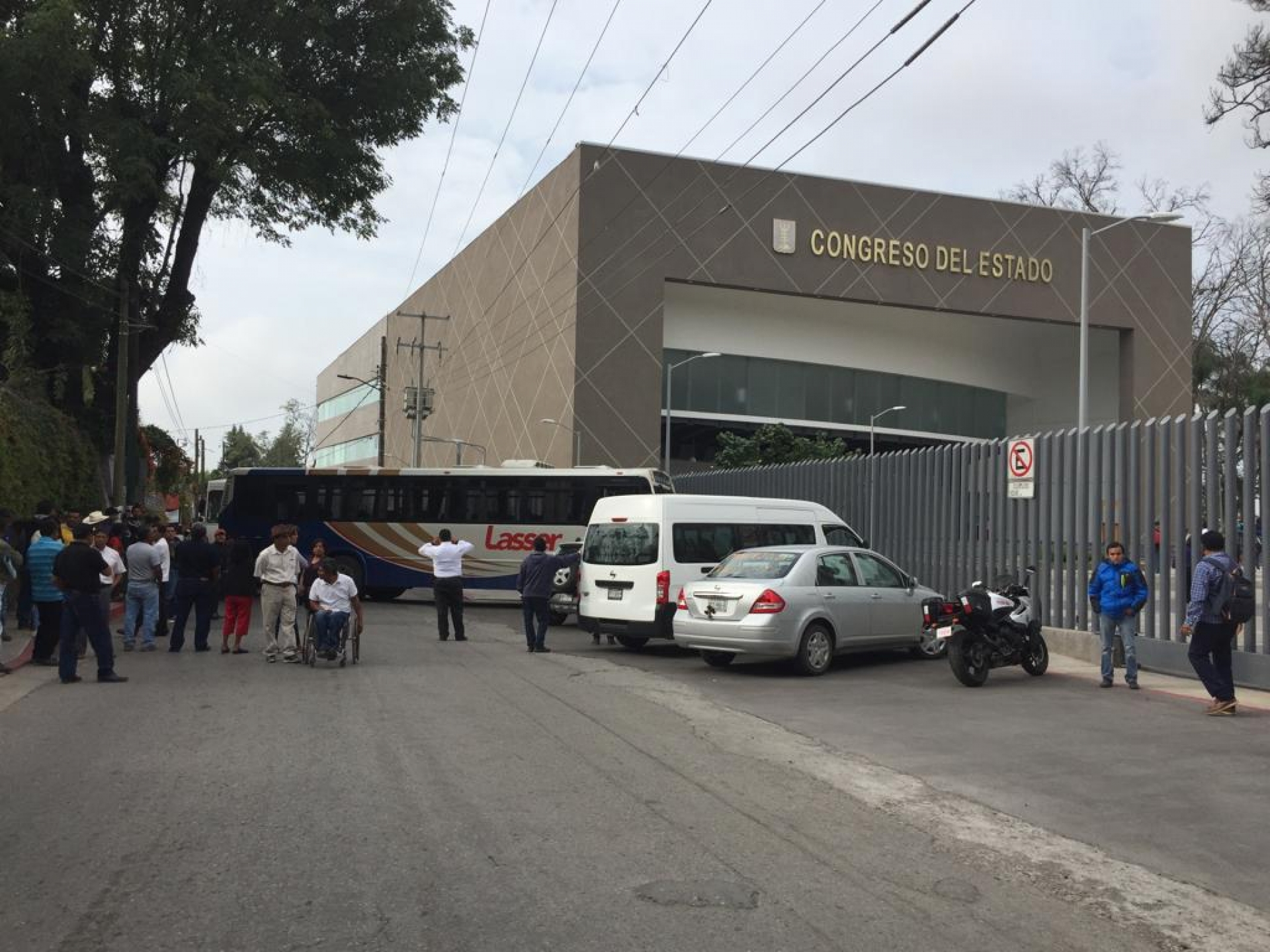 Nuevamente, protestan habitantes de Hueyapan en el Congreso local