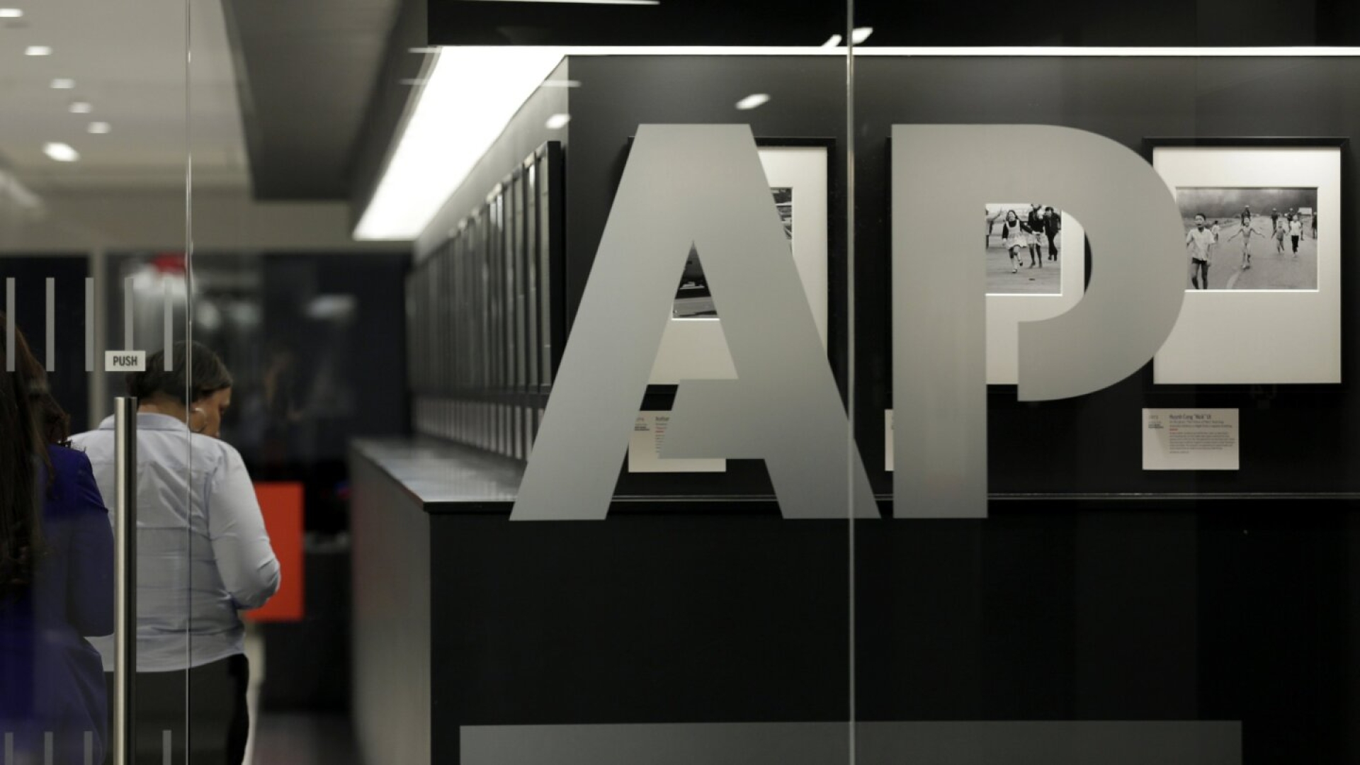 Juez niega solicitud de AP para recuperar acceso a la Casa Blanca