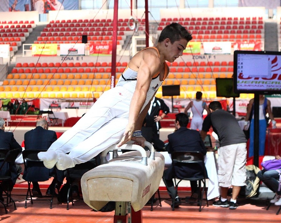Patricio Razo quiere ir a clasificatorio olímpico de gimnasia artística