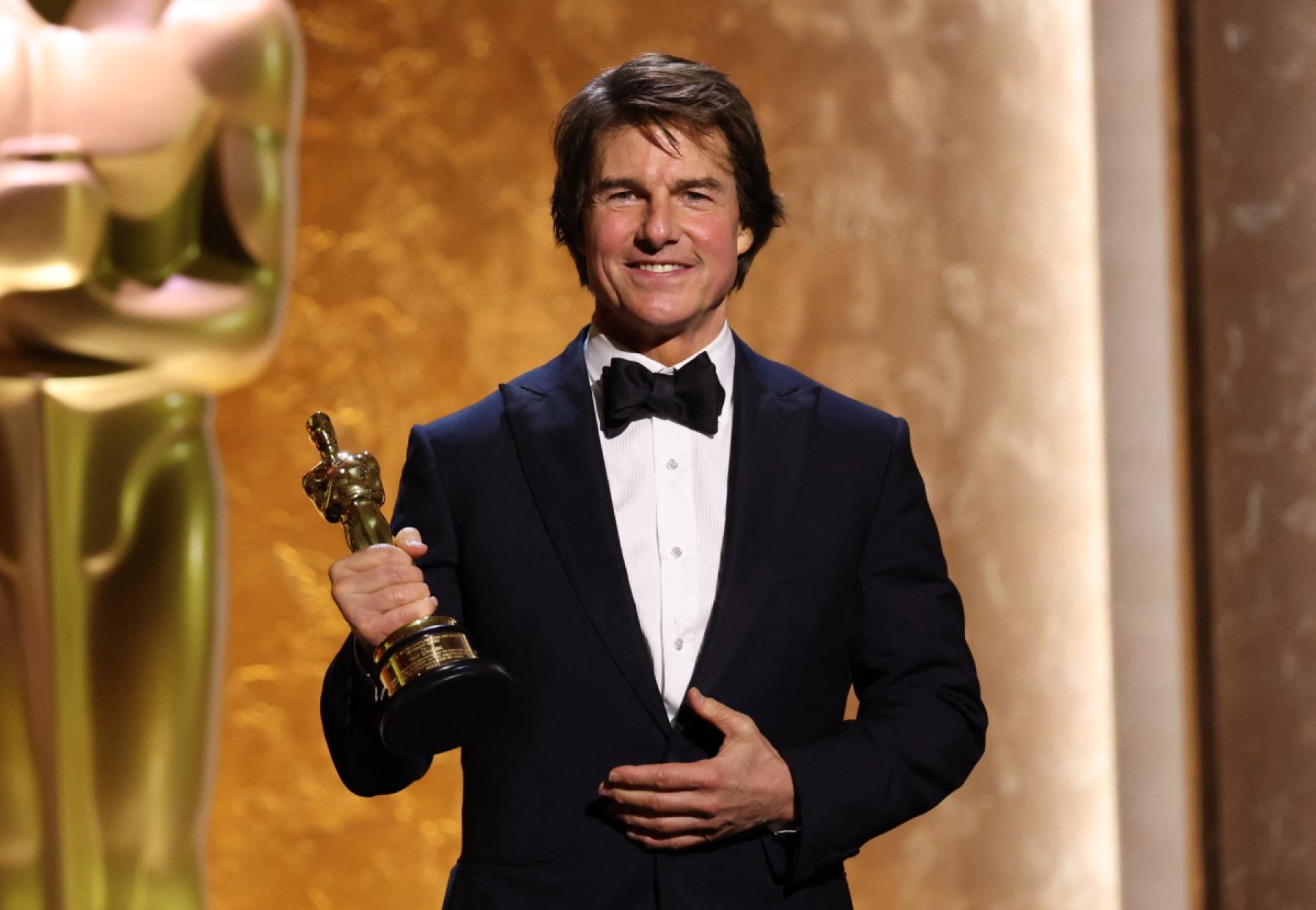 Tom Cruise recibe su primer Oscar con un galardón honorífico por su trayectoria