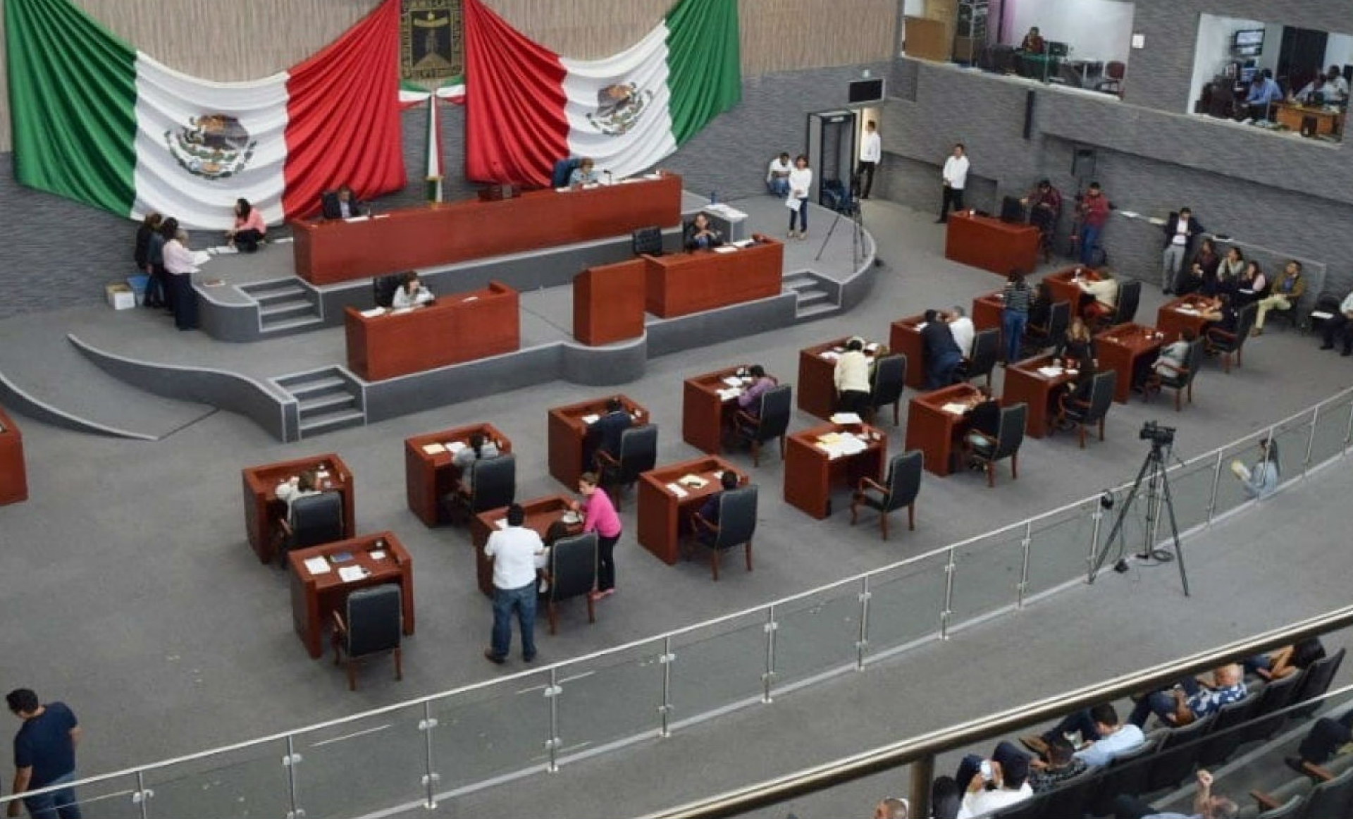 Diputados locales aprobaron la total paridad constitucional