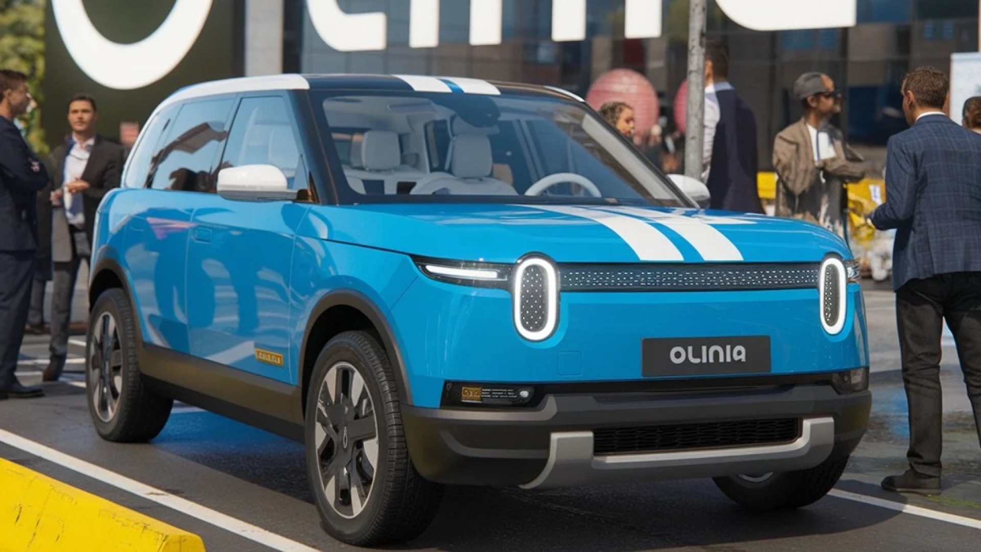 Gobierno de México lanza Olinia, armadora de autos eléctricos; primer modelo se estrena en Mundial 2026