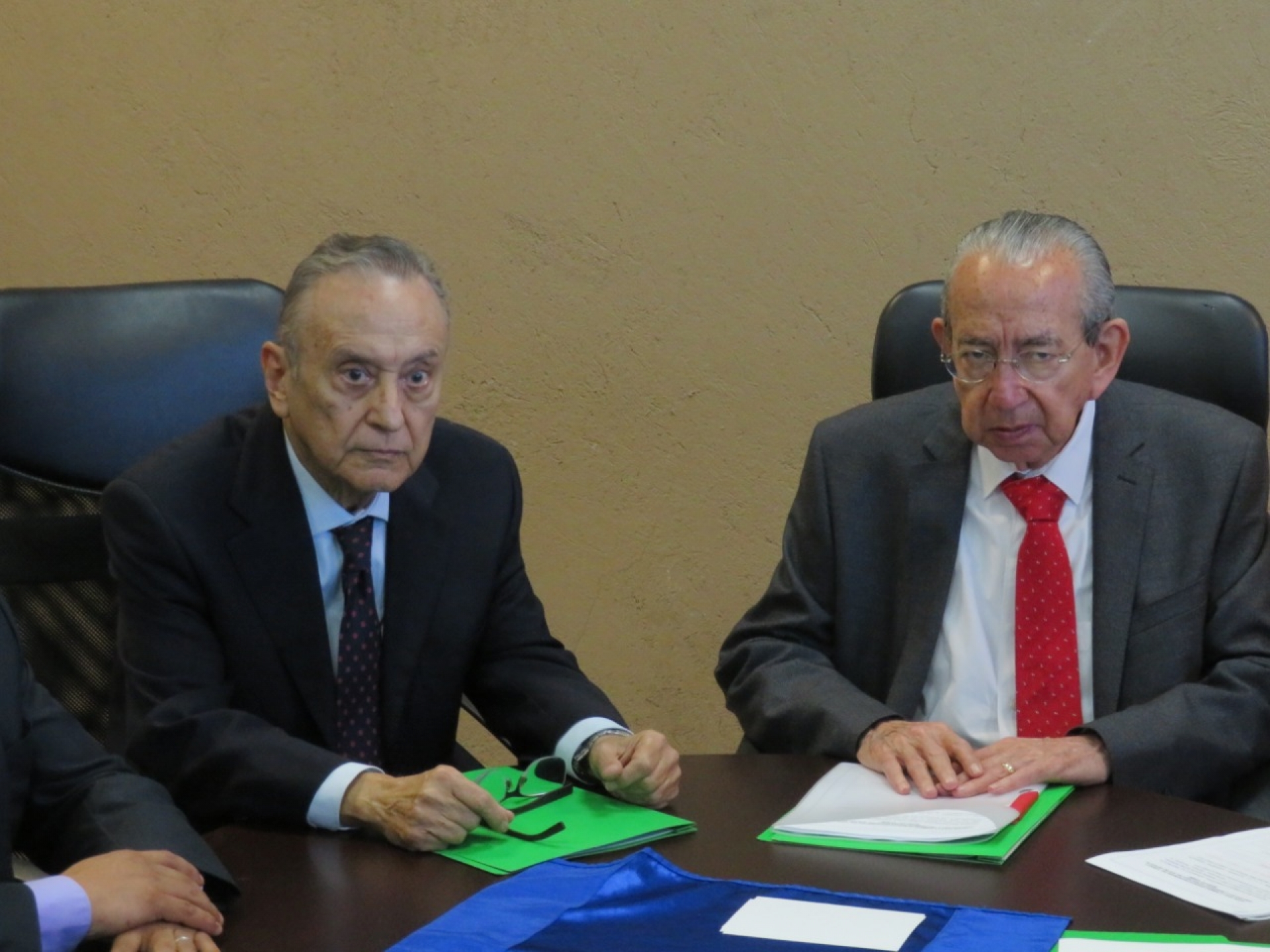 Toman protesta a Ángel Simón Ventura Valle como nuevo rector de la UTSEM
