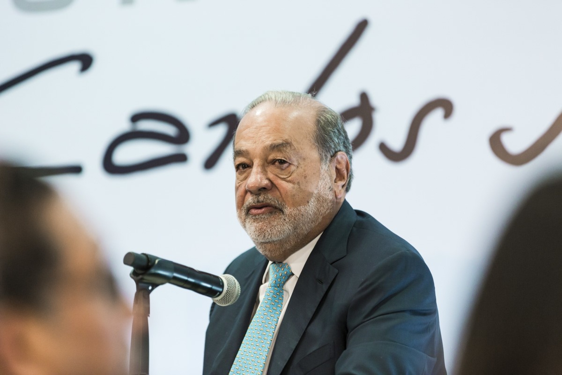 Carlos Slim Helú tiene COVID-19; evoluciona favorablemente, dice su hijo